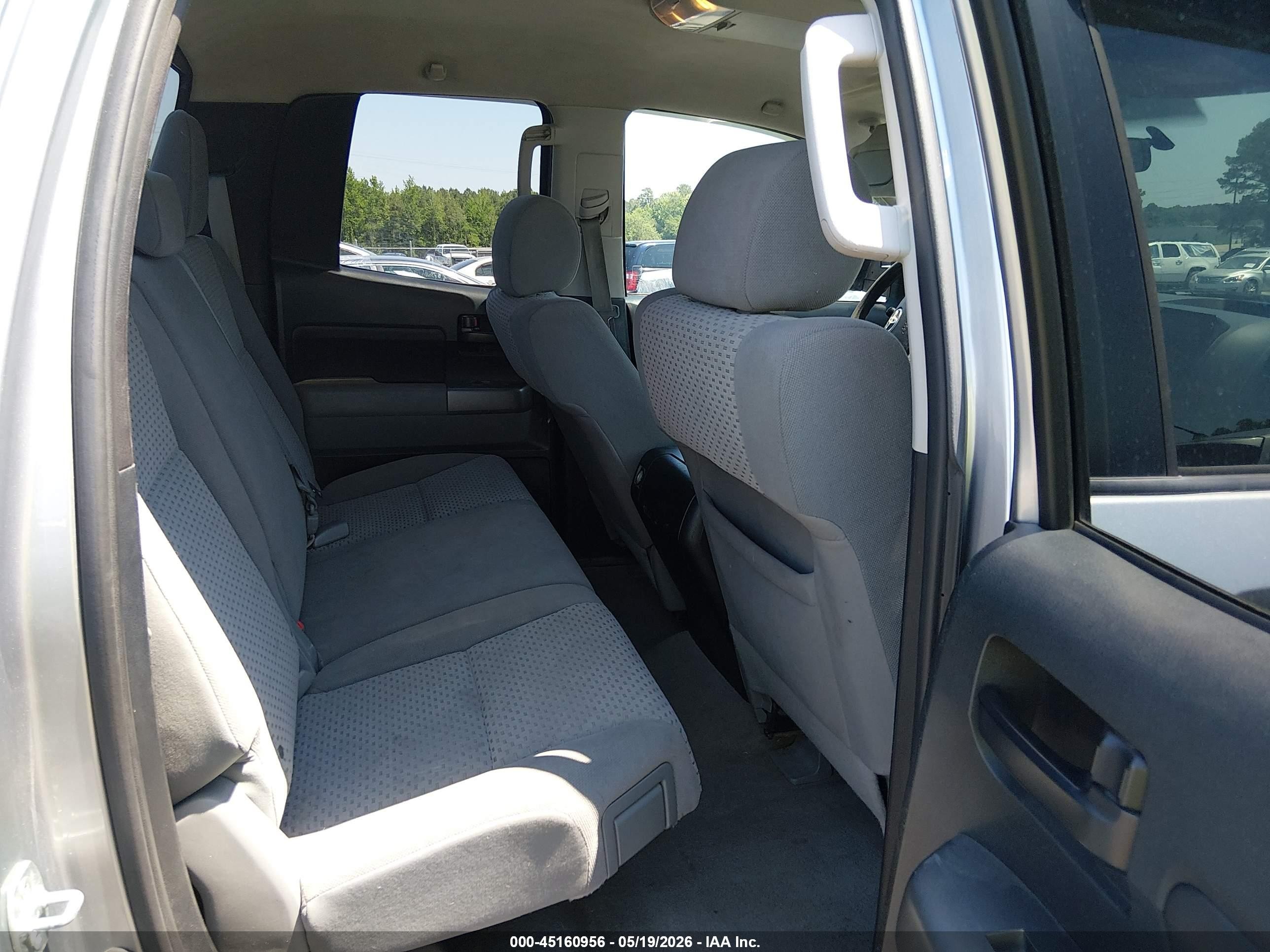 2011 Toyota Tundra Grade 4.6l V8 Silver vin: 5TFRM5F17BX034424