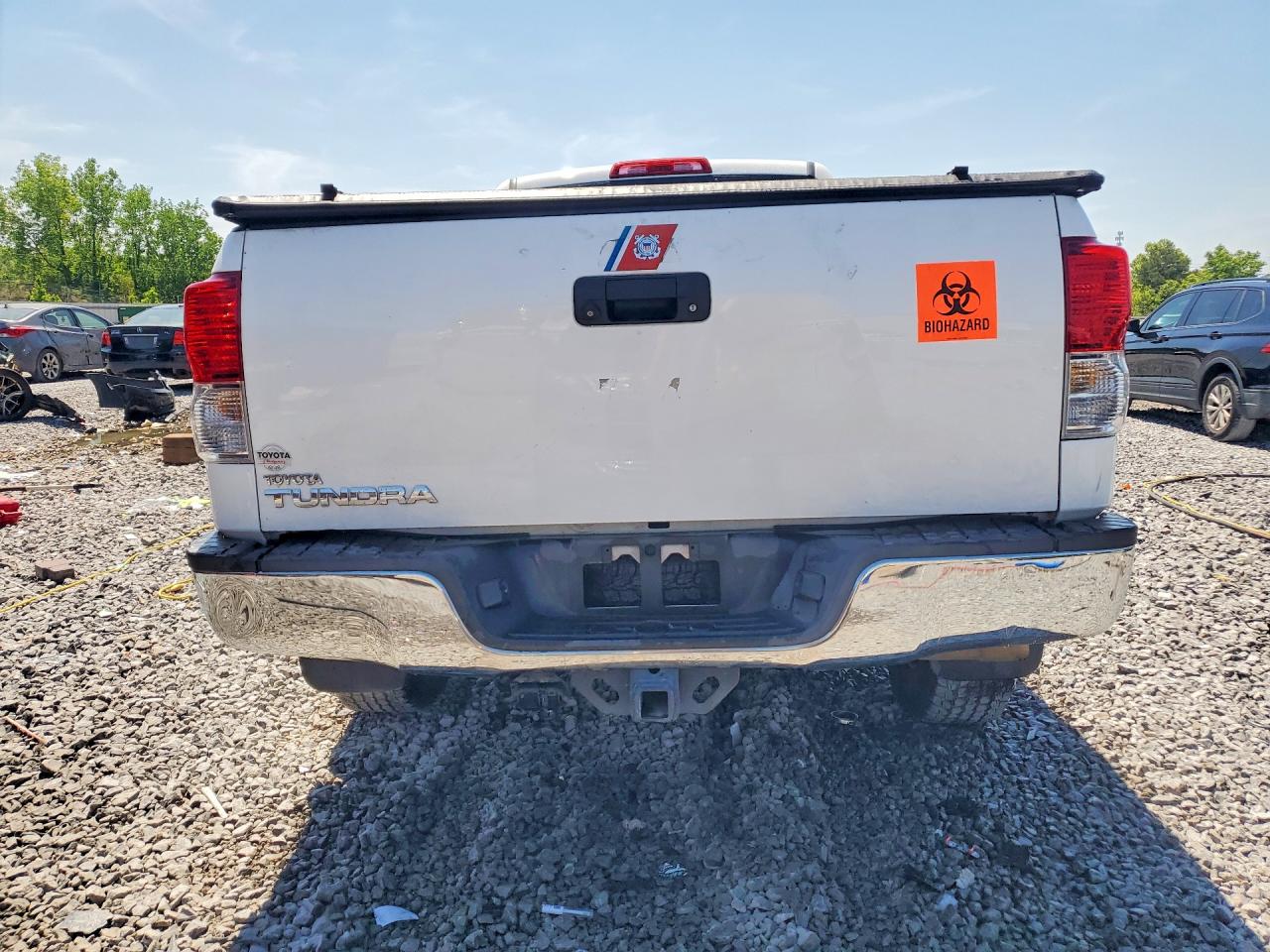 2012 Toyota Tundra Double Cab Sr5 White vin: 5TFRM5F17CX043917