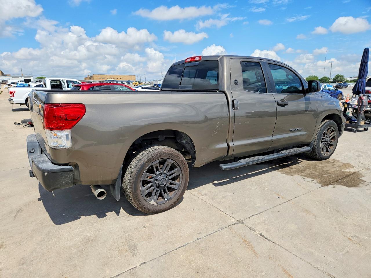 2013 Toyota Tundra Double Cab Sr5 Brown vin: 5TFRM5F17DX061724
