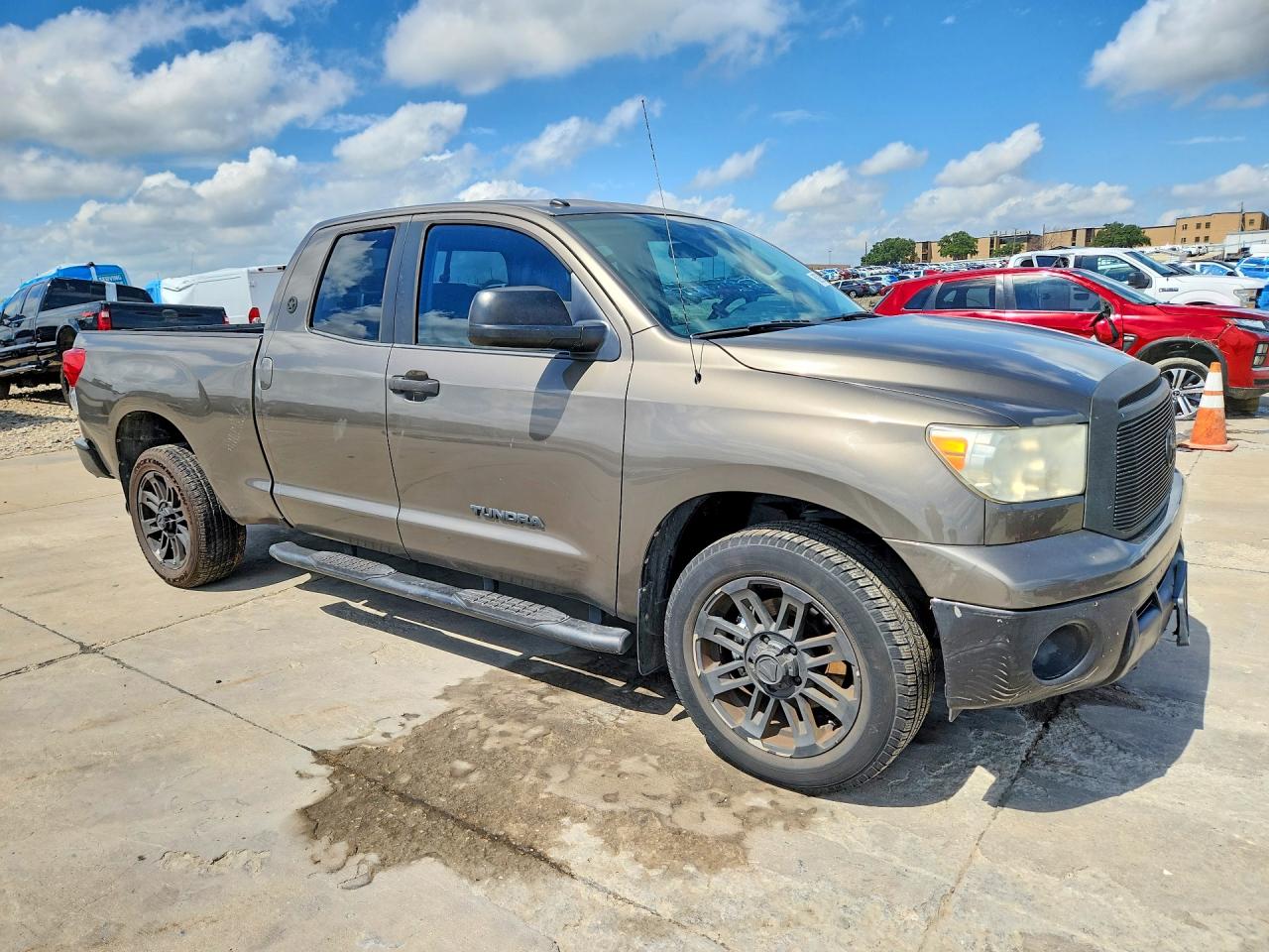 2013 Toyota Tundra Double Cab Sr5 Brown vin: 5TFRM5F17DX061724