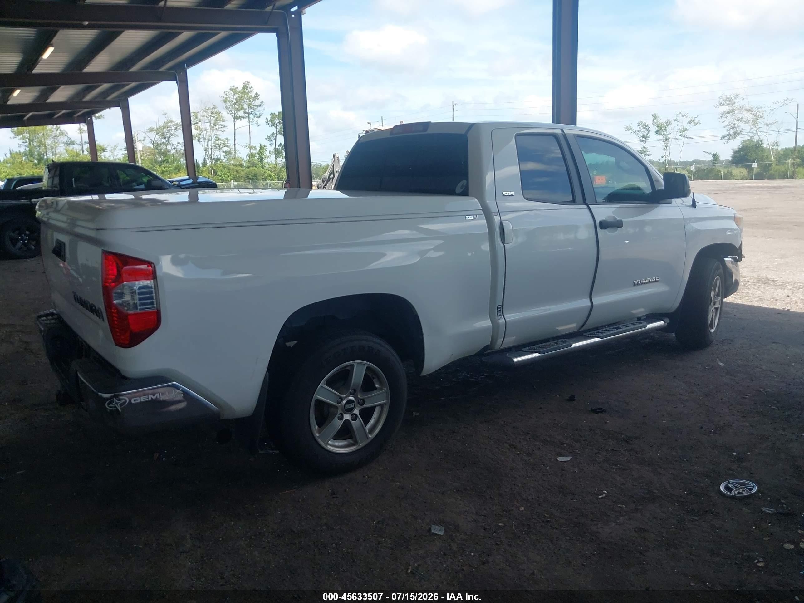 2014 Toyota Tundra Sr5 4.6l V8 White vin: 5TFRM5F17EX072482