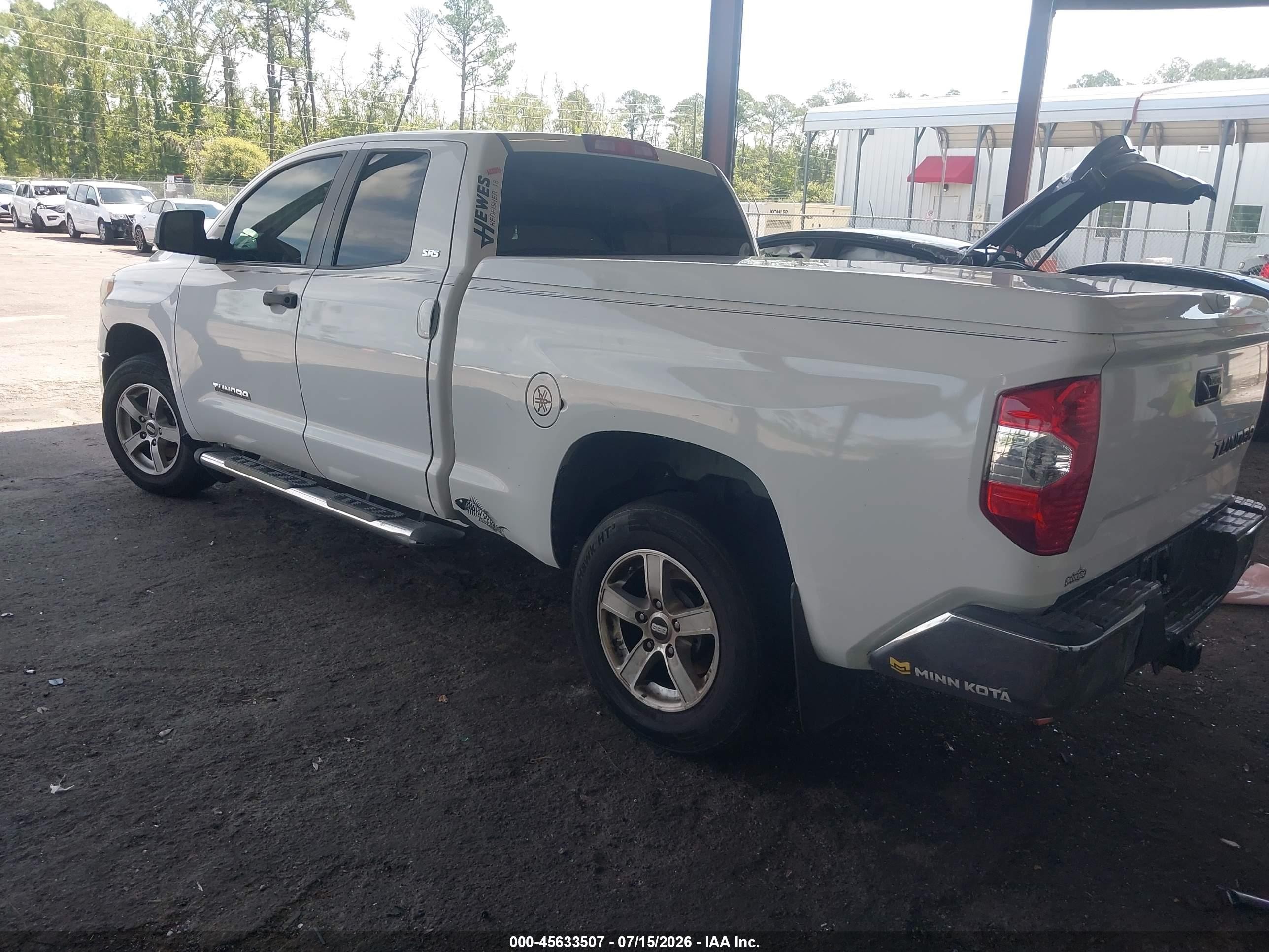 2014 Toyota Tundra Sr5 4.6l V8 White vin: 5TFRM5F17EX072482