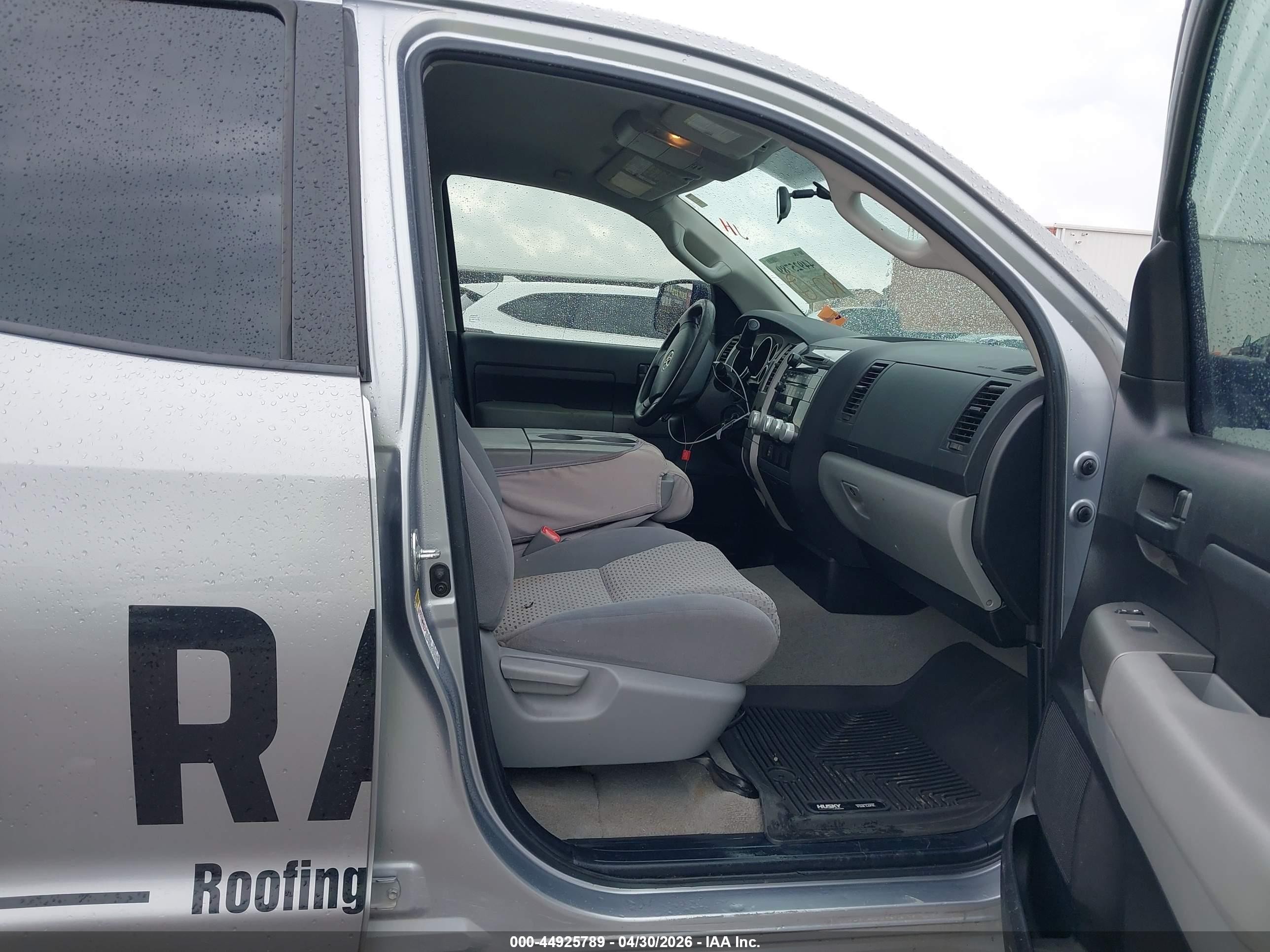2011 Toyota Tundra Grade 4.6l V8 Silver vin: 5TFRM5F18BX021892