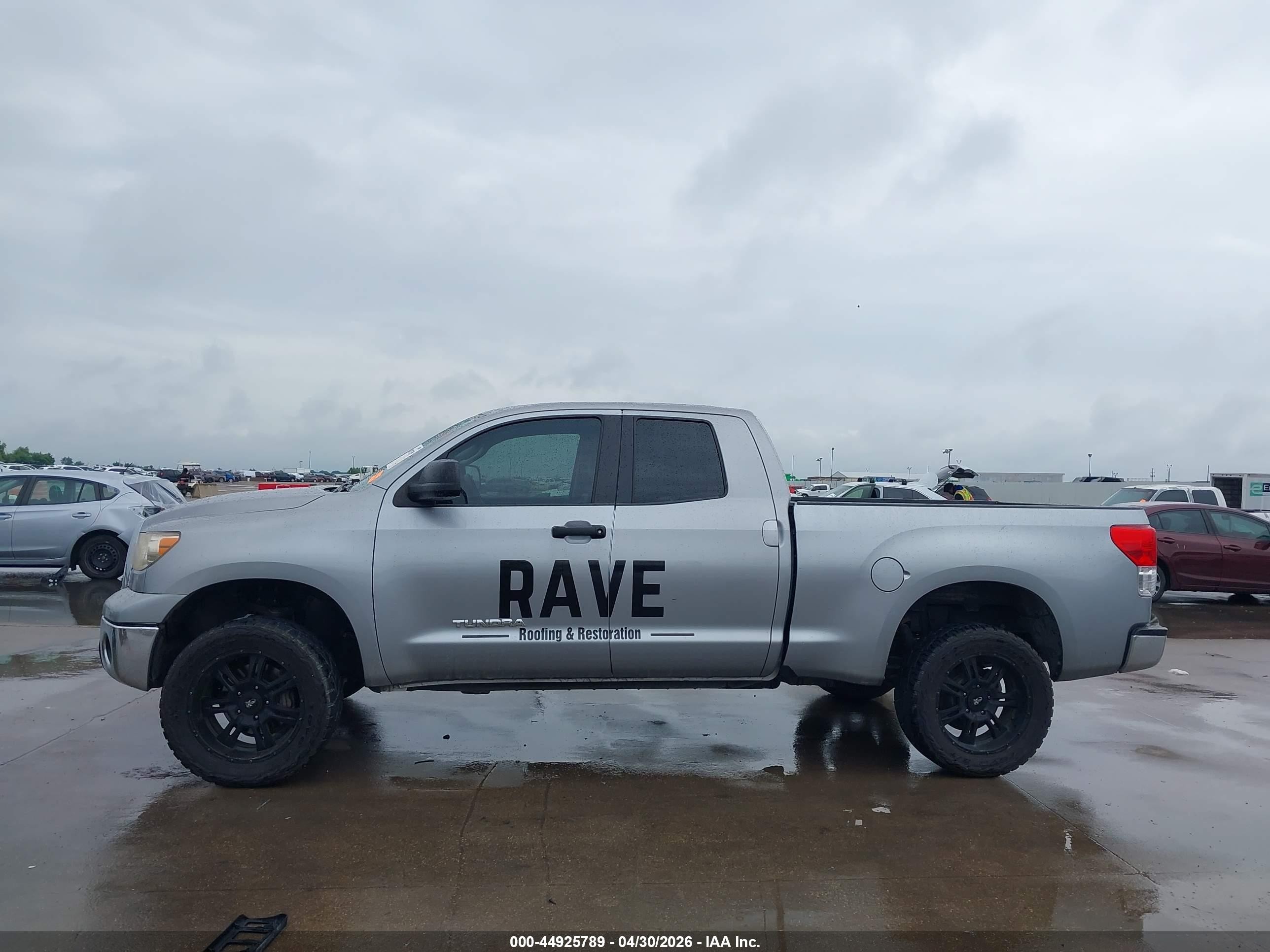 2011 Toyota Tundra Grade 4.6l V8 Silver vin: 5TFRM5F18BX021892