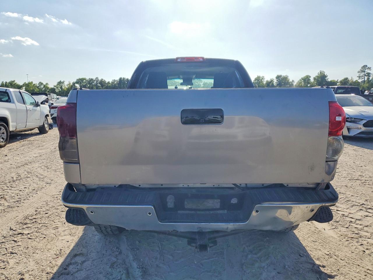 2011 Toyota Tundra Double Cab Sr5 Серебряный vin: 5TFRM5F18BX022489