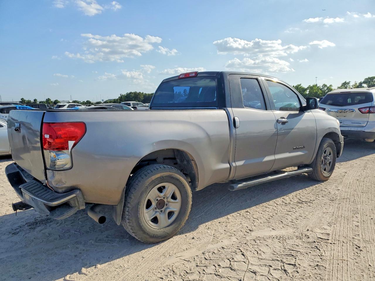 2011 Toyota Tundra Double Cab Sr5 Серебряный vin: 5TFRM5F18BX022489