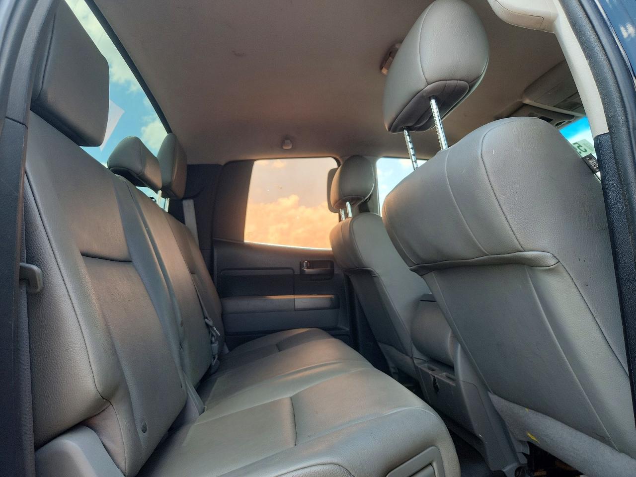 2011 Toyota Tundra Double Cab Sr5 Black vin: 5TFRM5F18BX032102