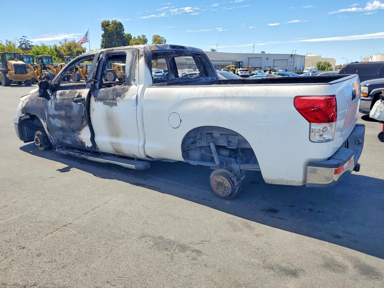 2011 Toyota Tundra Double Cab Sr5 Burn vin: 5TFRM5F18BX032634