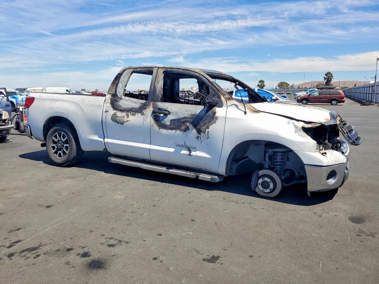2011 Toyota Tundra Double Cab Sr5 Burn vin: 5TFRM5F18BX032634