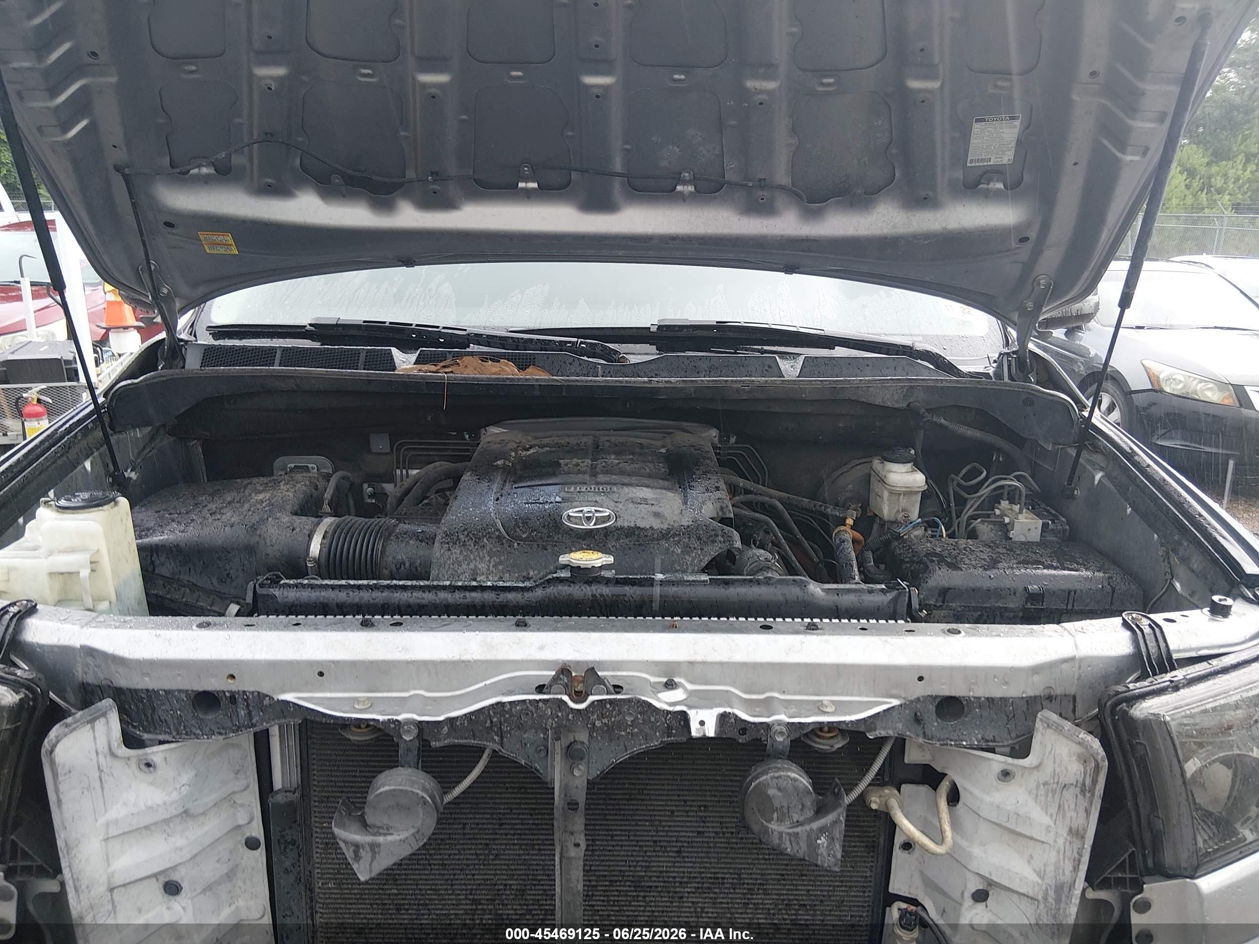 2012 Toyota Tundra Grade 4.6l V8 Silver vin: 5TFRM5F18CX040881