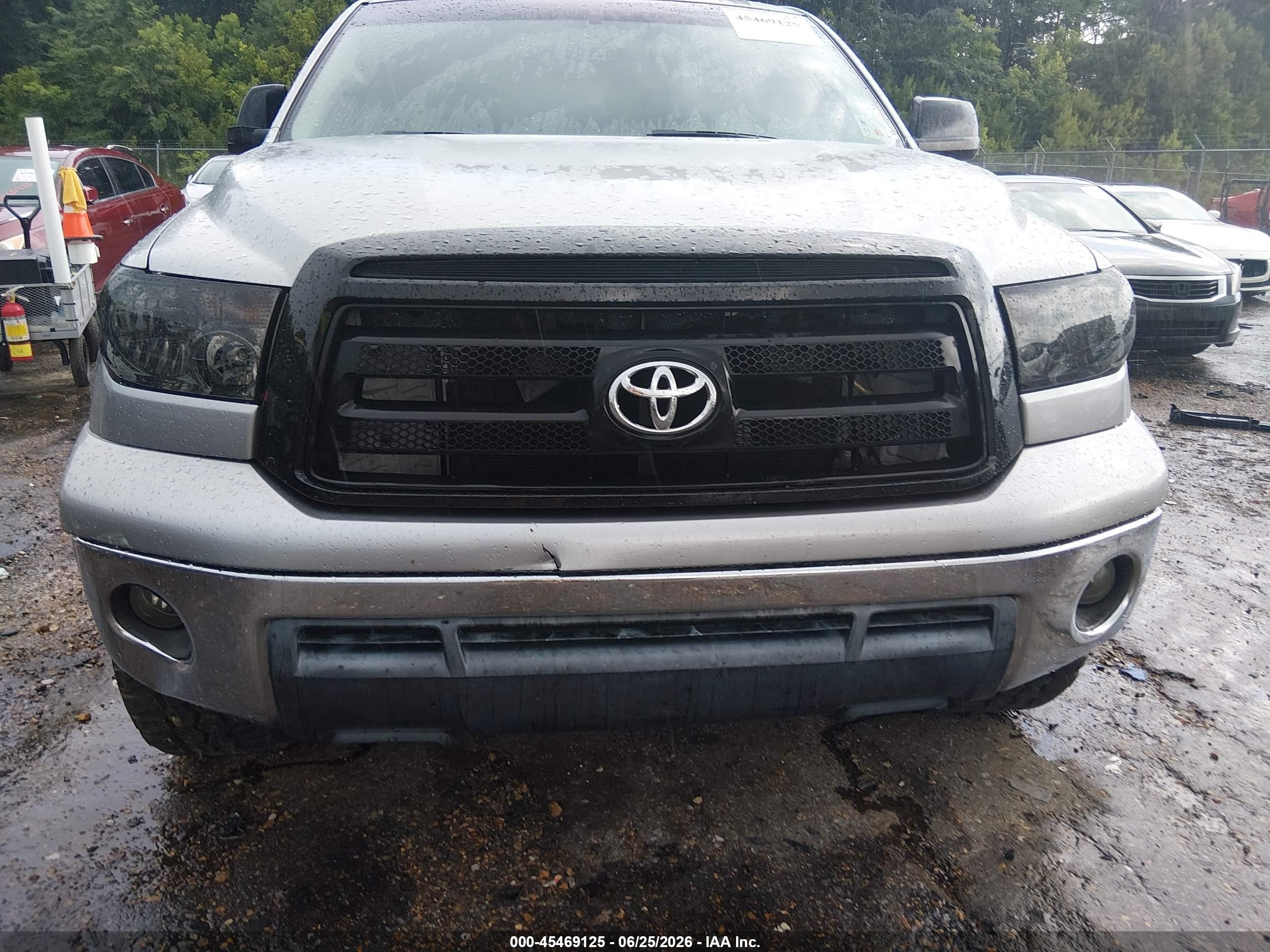 2012 Toyota Tundra Grade 4.6l V8 Silver vin: 5TFRM5F18CX040881