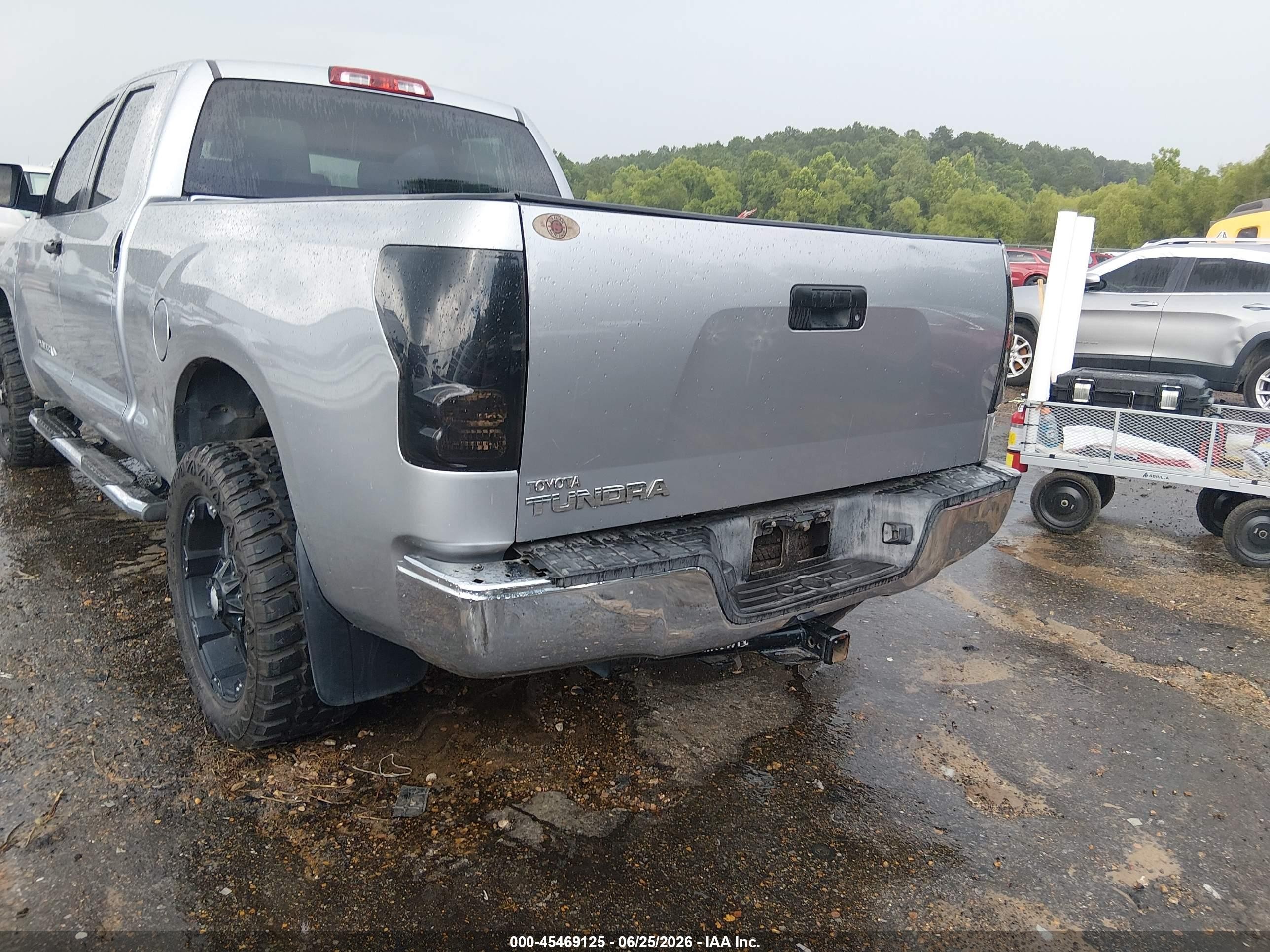2012 Toyota Tundra Grade 4.6l V8 Silver vin: 5TFRM5F18CX040881