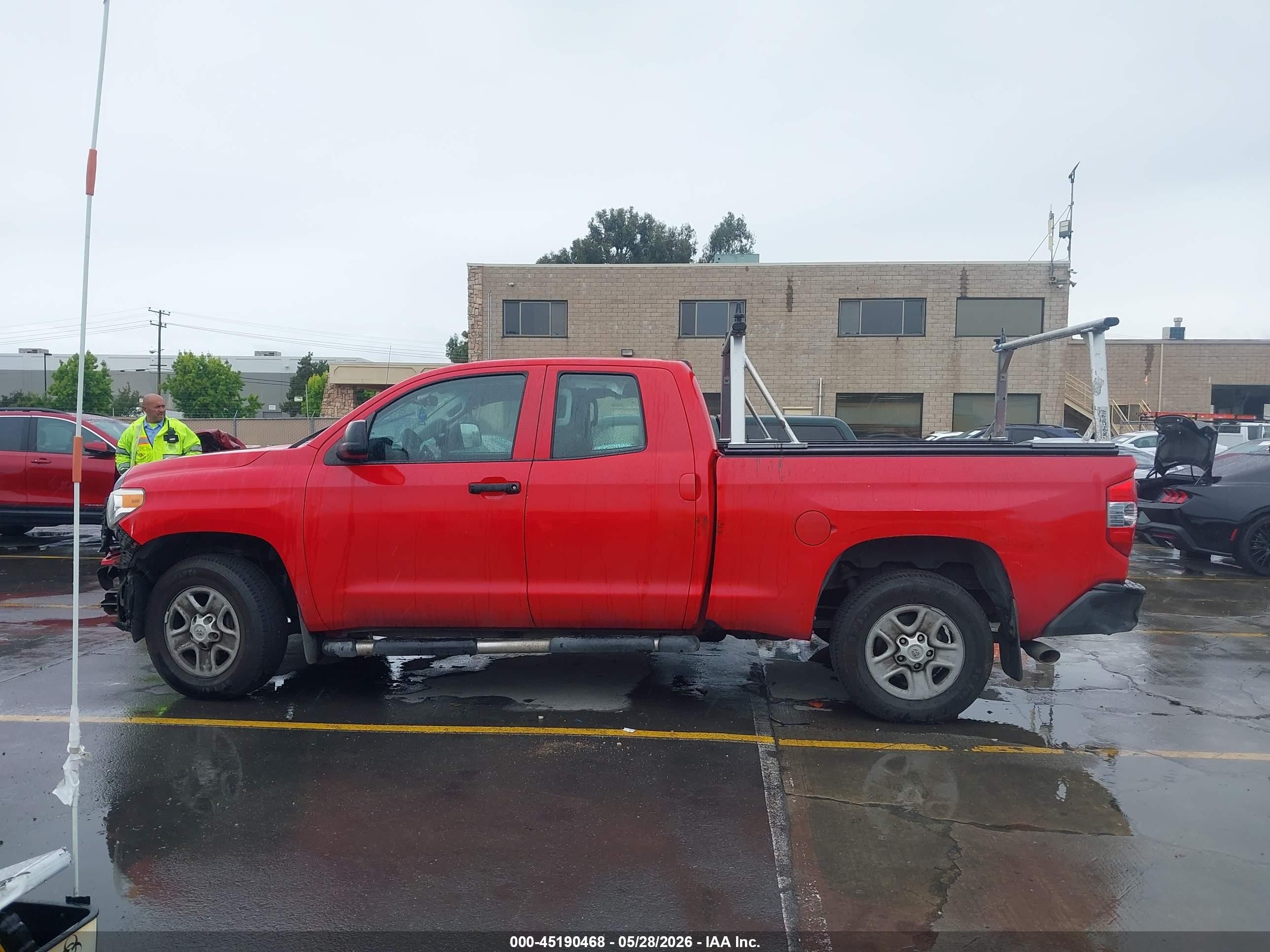 2014 Toyota Tundra Sr 4.6l V8 Red vin: 5TFRM5F18EX080512