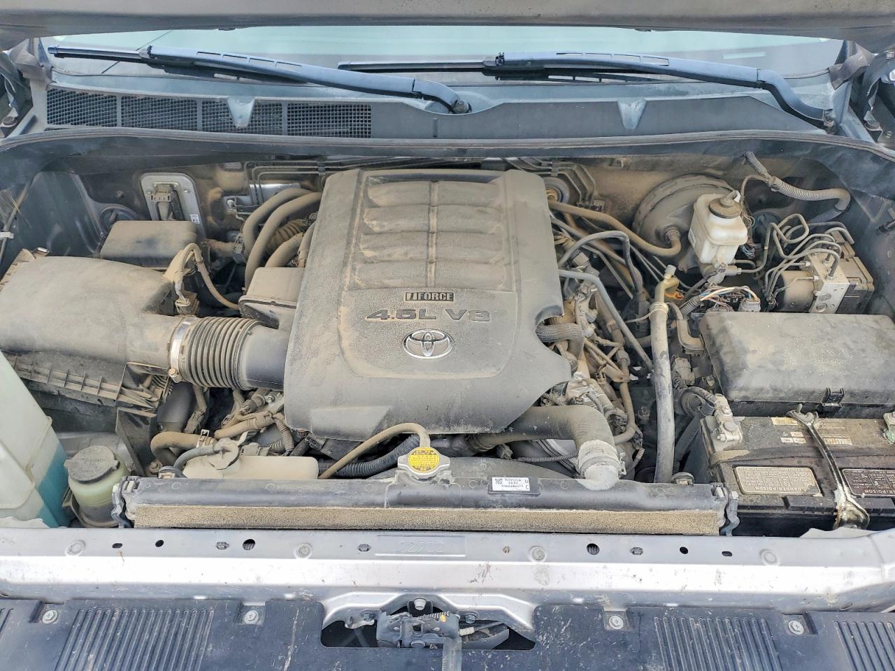 2017 Toyota Tundra Sr5 Серебряный vin: 5TFRM5F18HX114565