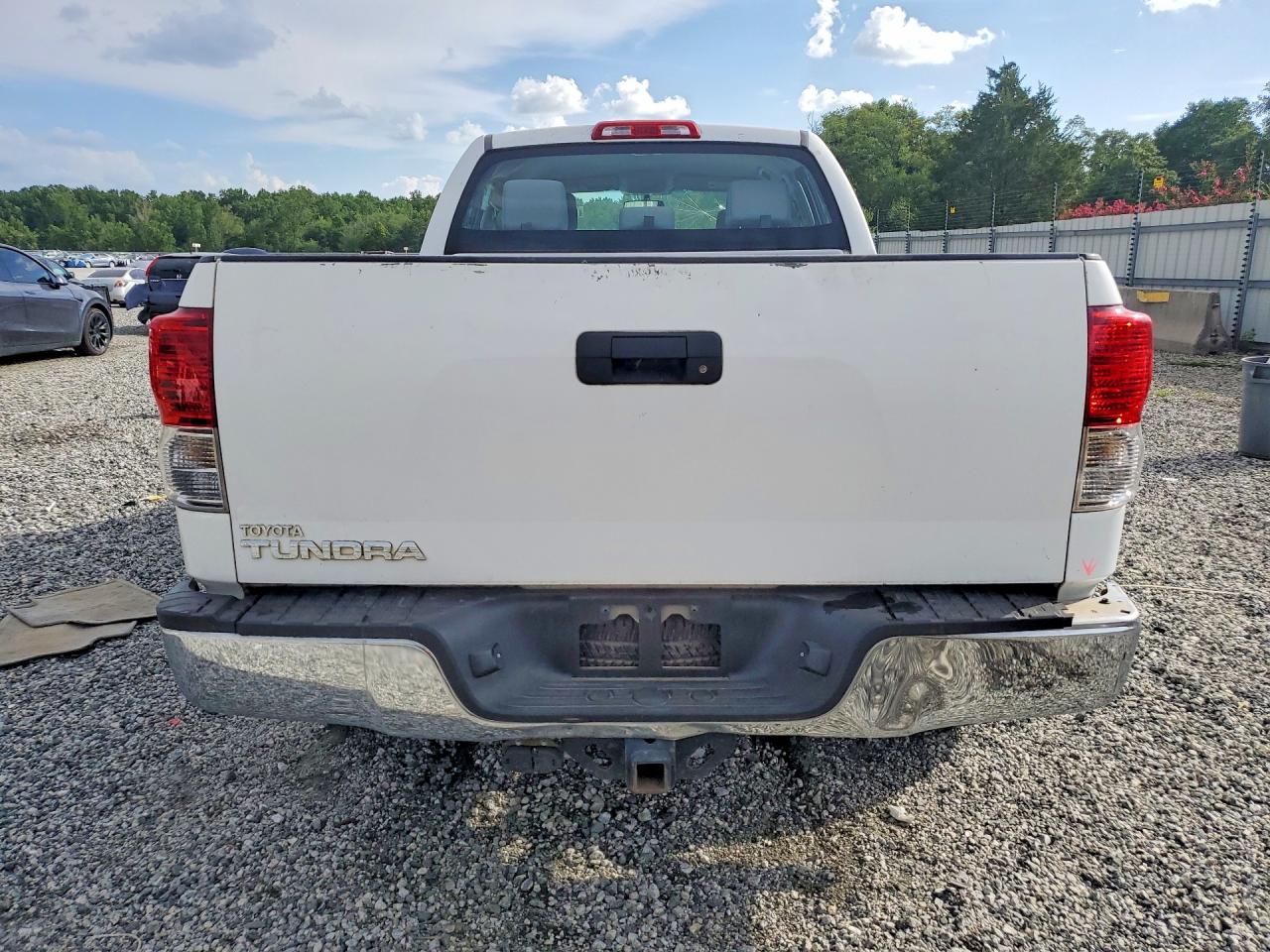 2010 Toyota Tundra Double Cab Sr5 White vin: 5TFRM5F19AX008714