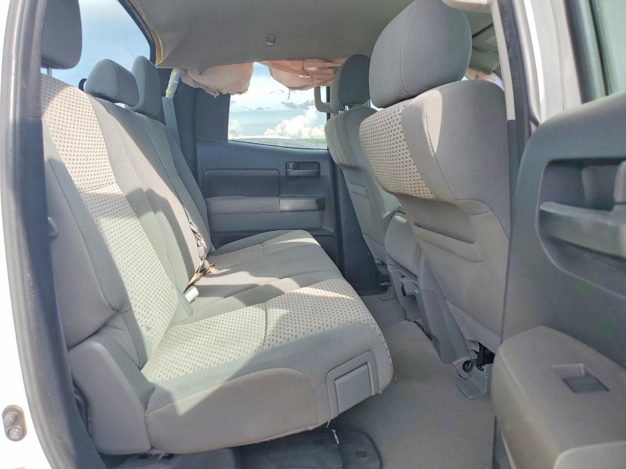 2010 Toyota Tundra Double Cab Sr5 White vin: 5TFRM5F19AX008714