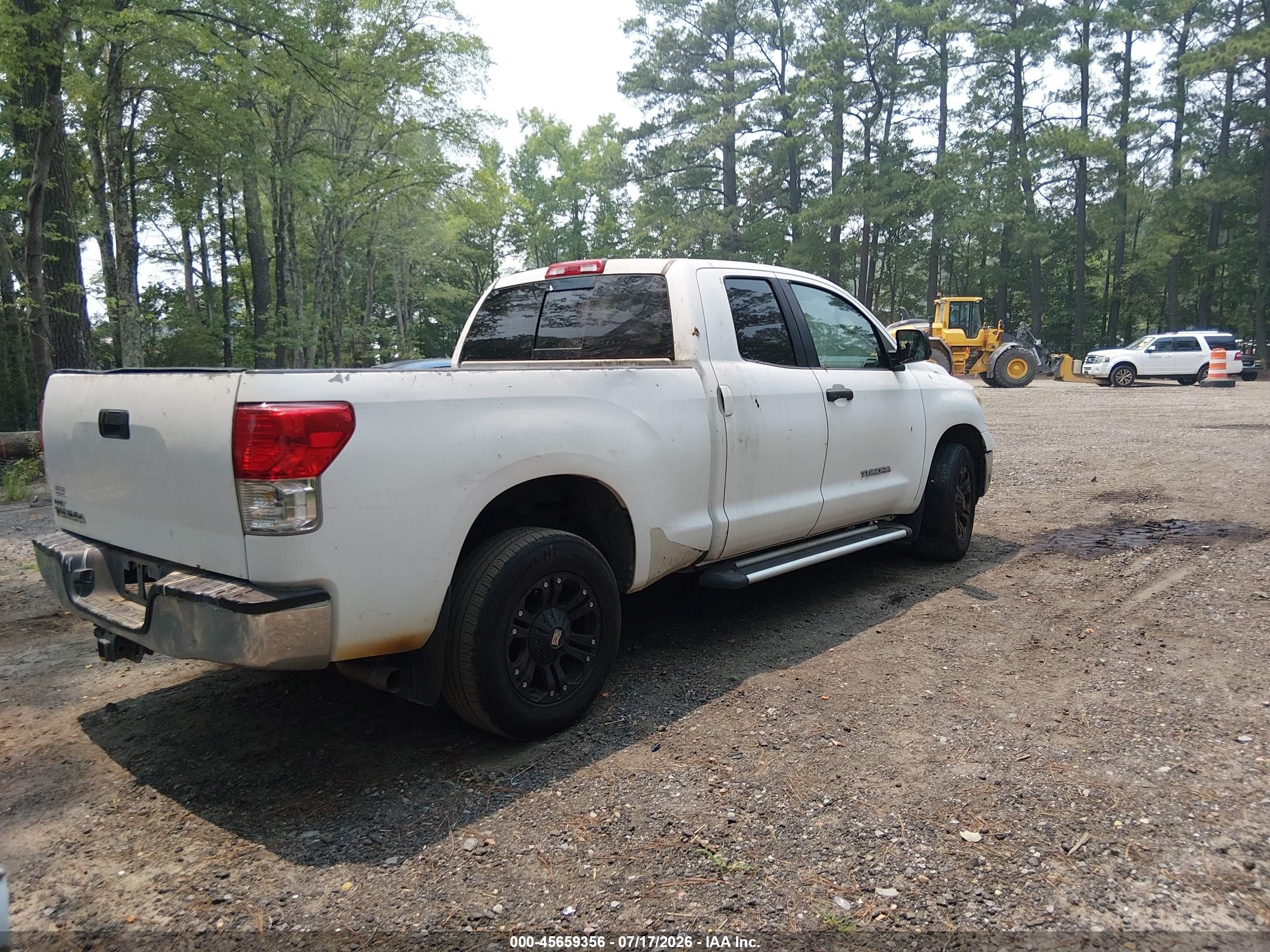 2010 Toyota Tundra Grade 4.6l V8 White vin: 5TFRM5F19AX010639
