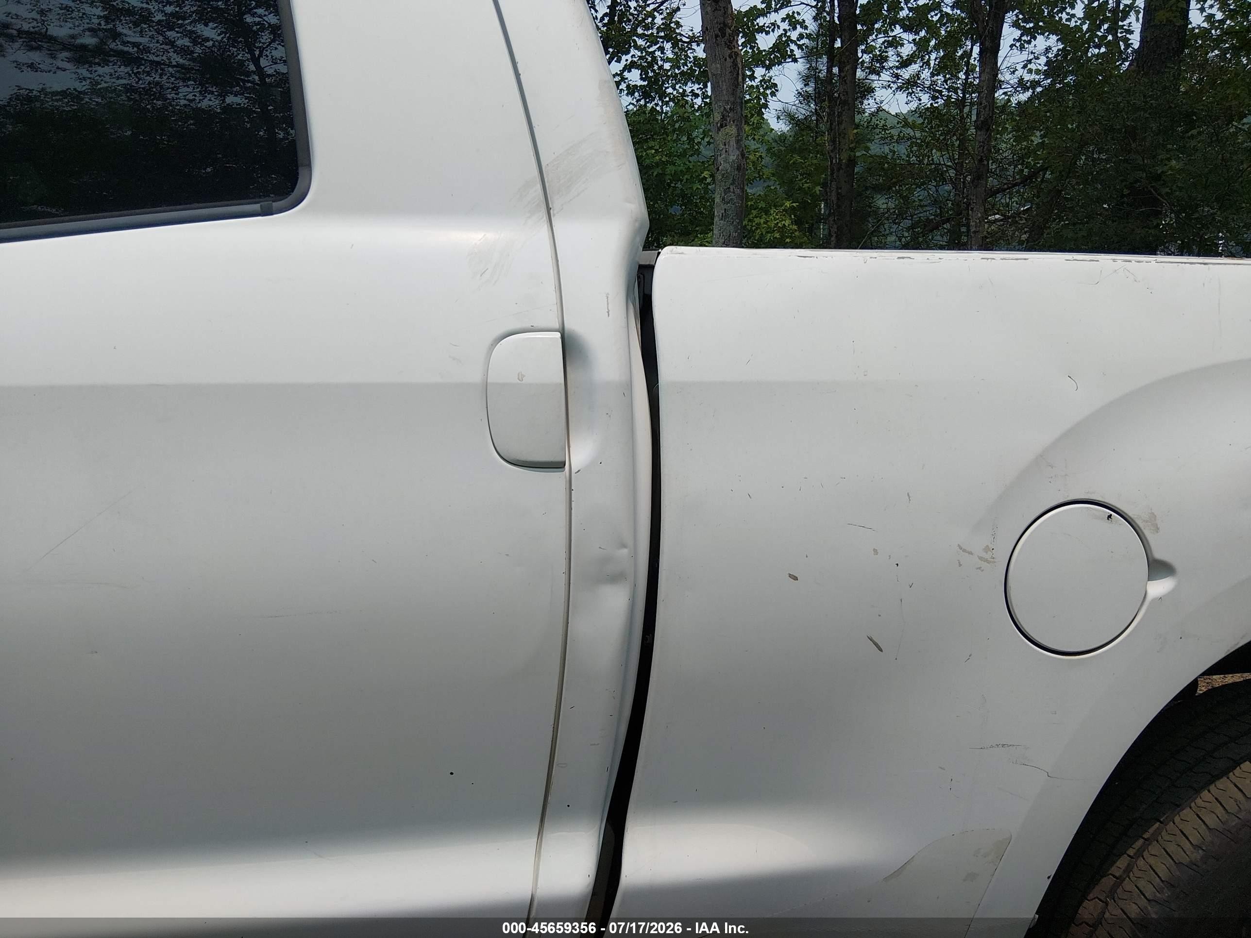 2010 Toyota Tundra Grade 4.6l V8 White vin: 5TFRM5F19AX010639