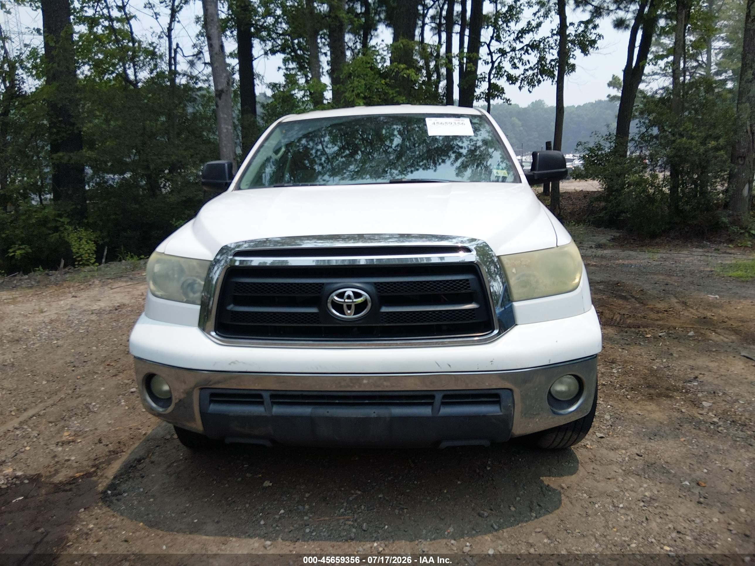 2010 Toyota Tundra Grade 4.6l V8 White vin: 5TFRM5F19AX010639