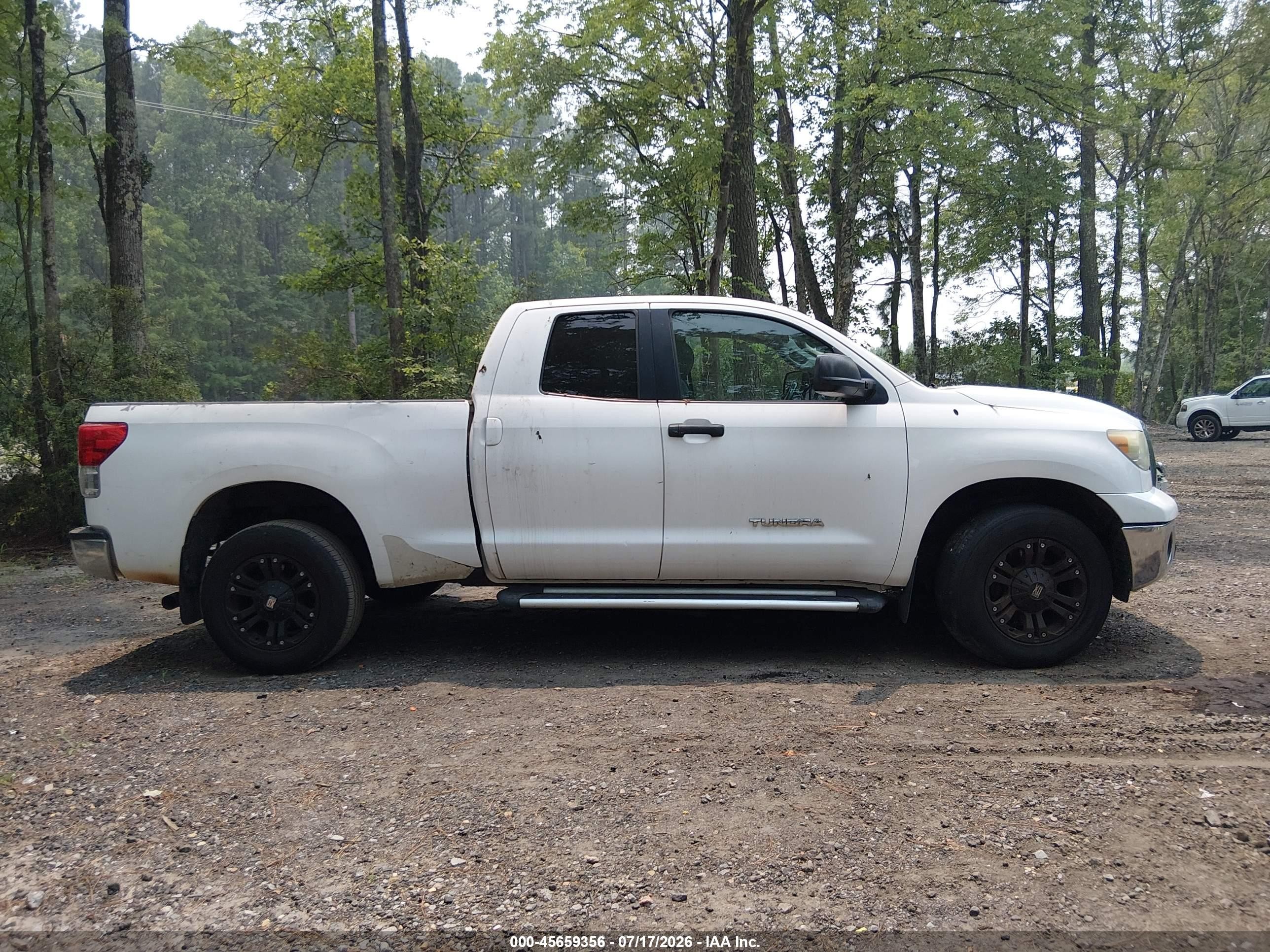 2010 Toyota Tundra Grade 4.6l V8 White vin: 5TFRM5F19AX010639