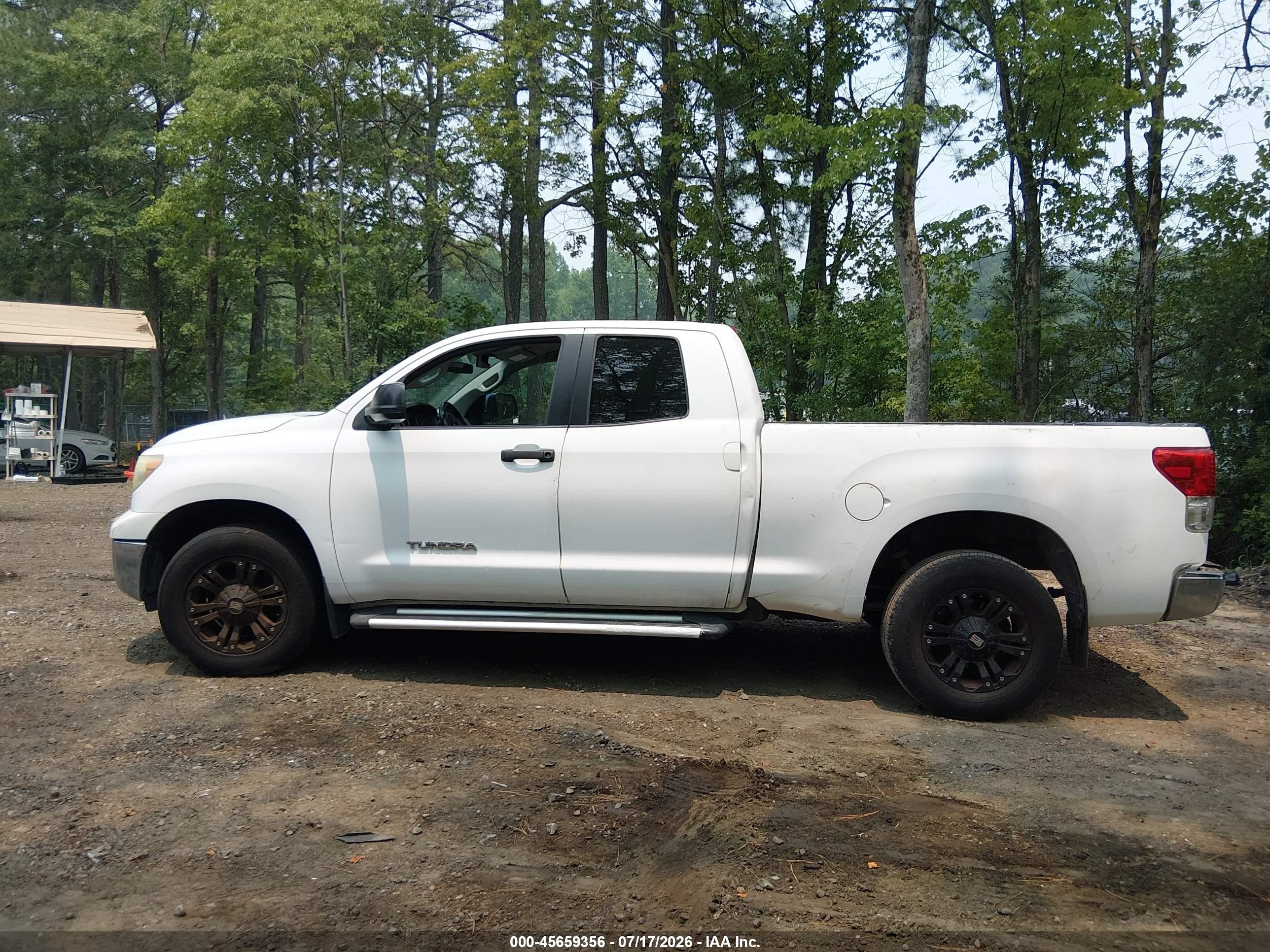 2010 Toyota Tundra Grade 4.6l V8 White vin: 5TFRM5F19AX010639