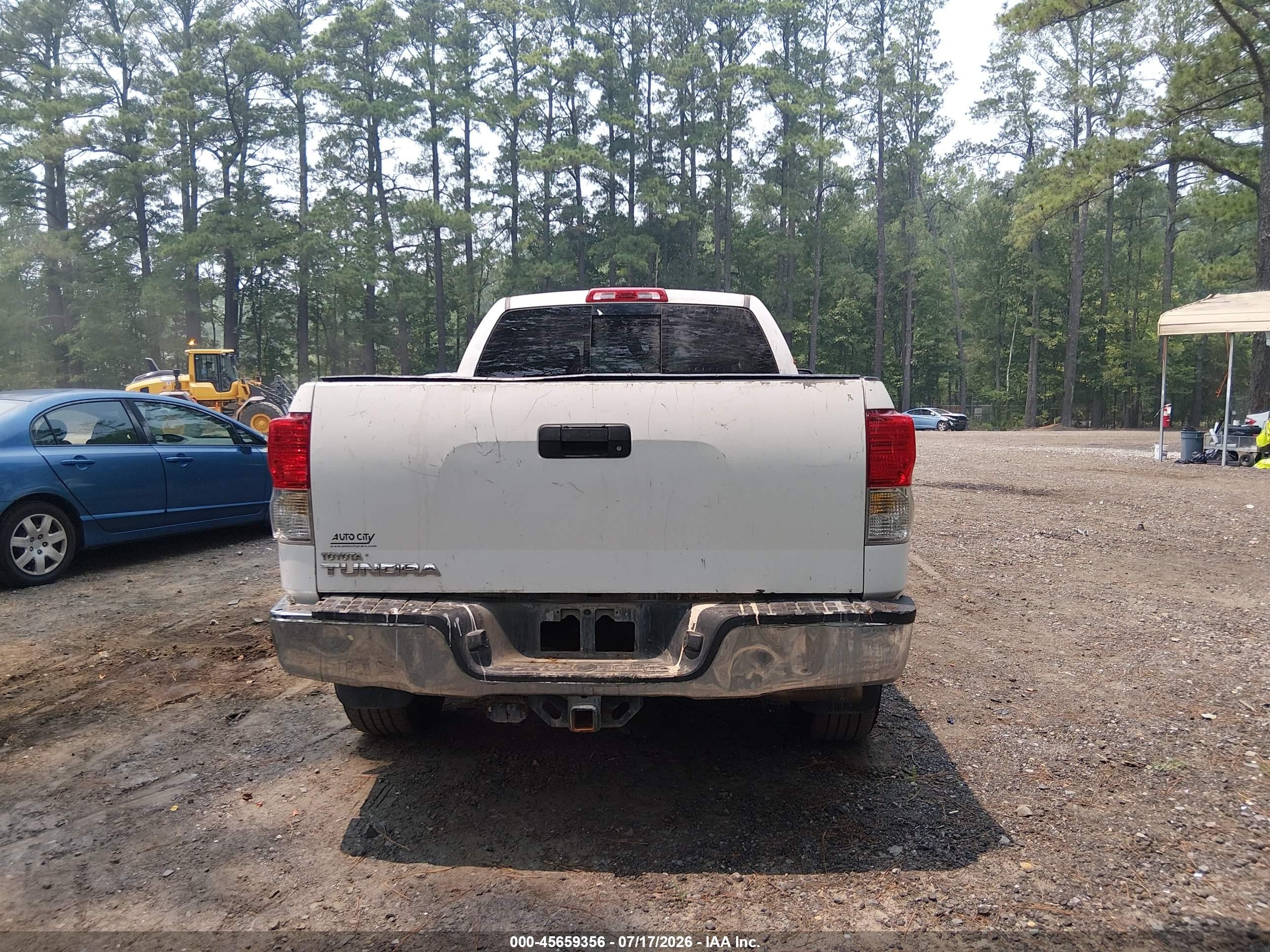 2010 Toyota Tundra Grade 4.6l V8 White vin: 5TFRM5F19AX010639