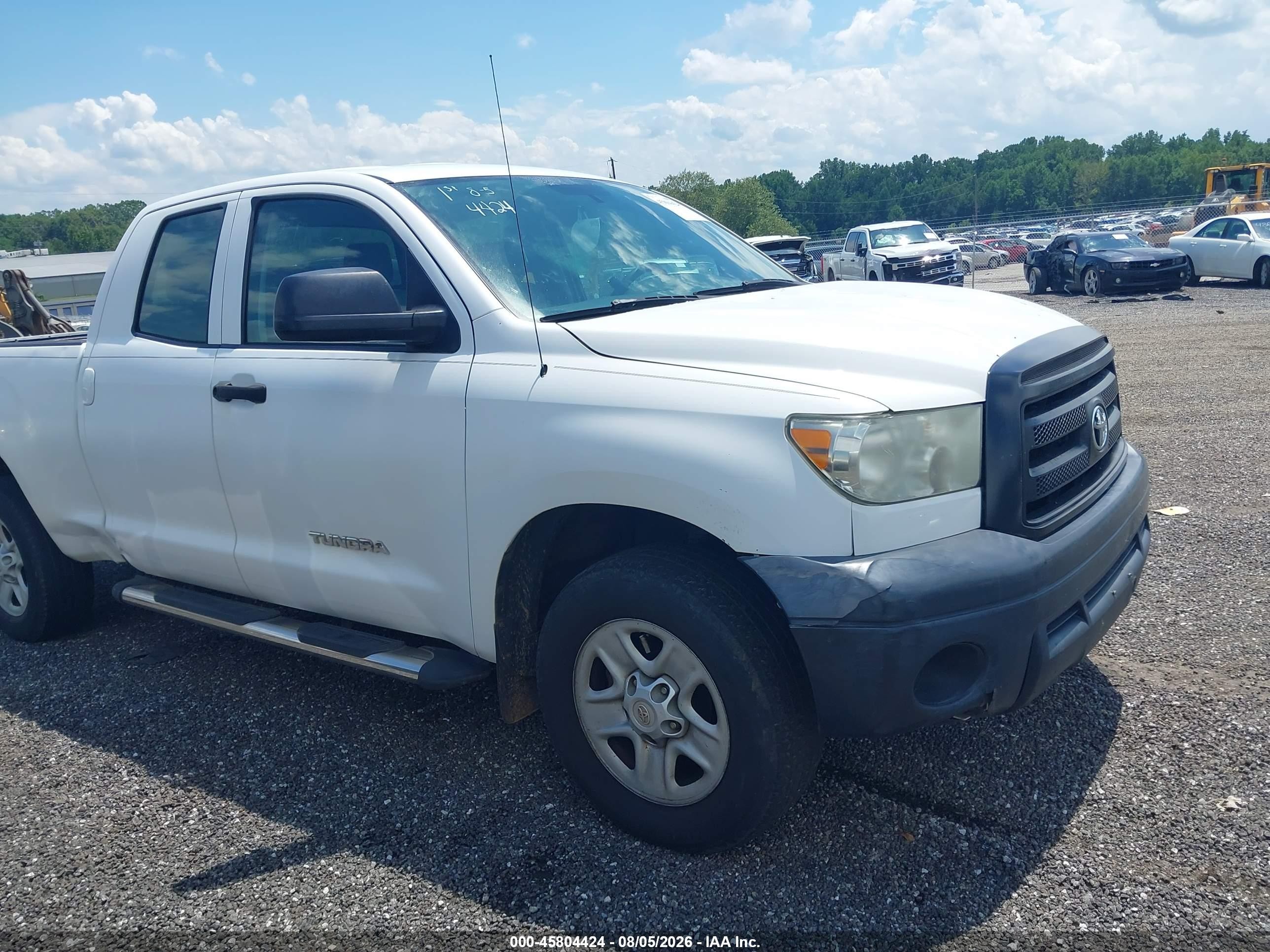 2010 Toyota Tundra Grade 4.6l V8 White vin: 5TFRM5F19AX010866