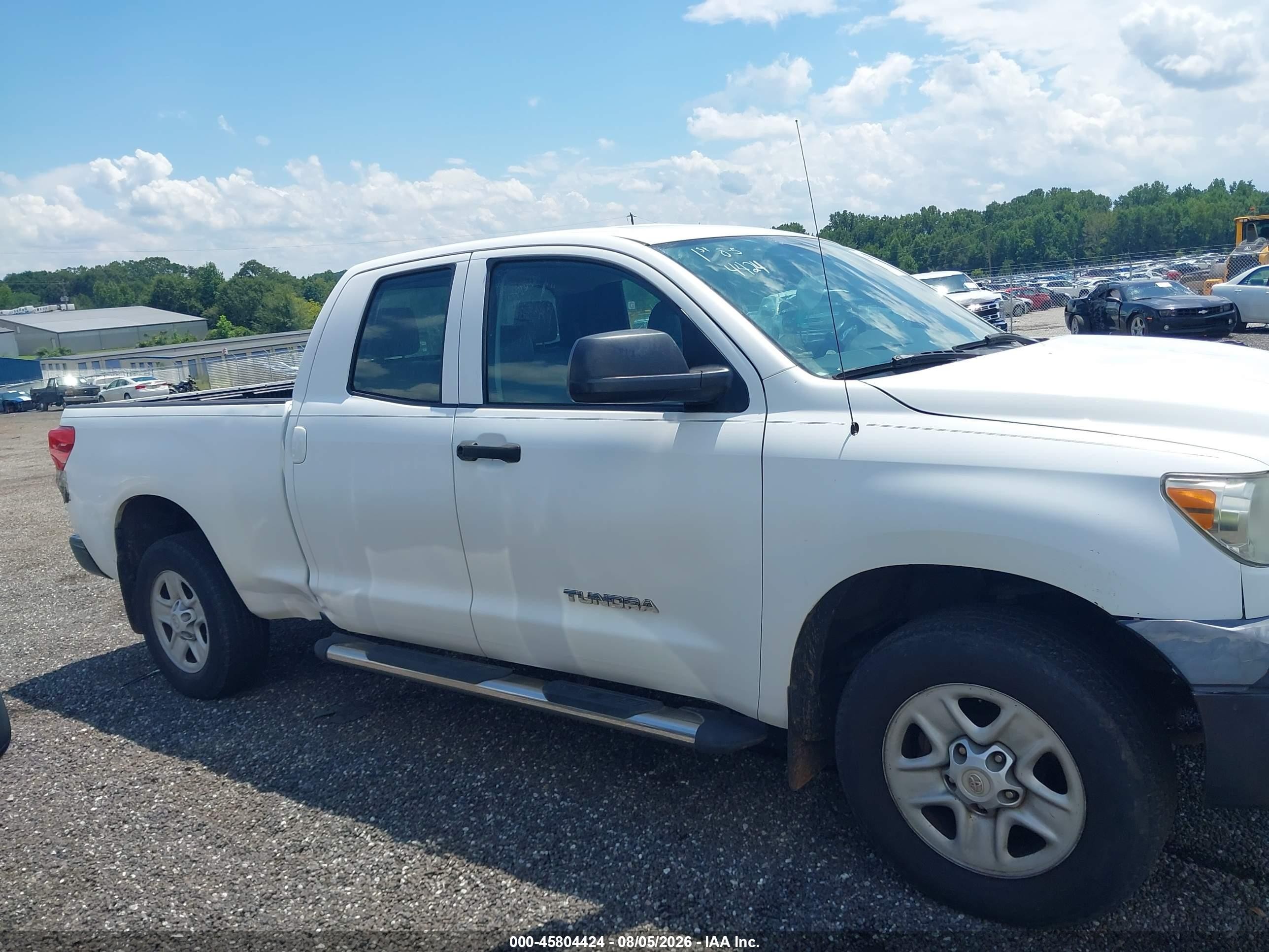 2010 Toyota Tundra Grade 4.6l V8 White vin: 5TFRM5F19AX010866