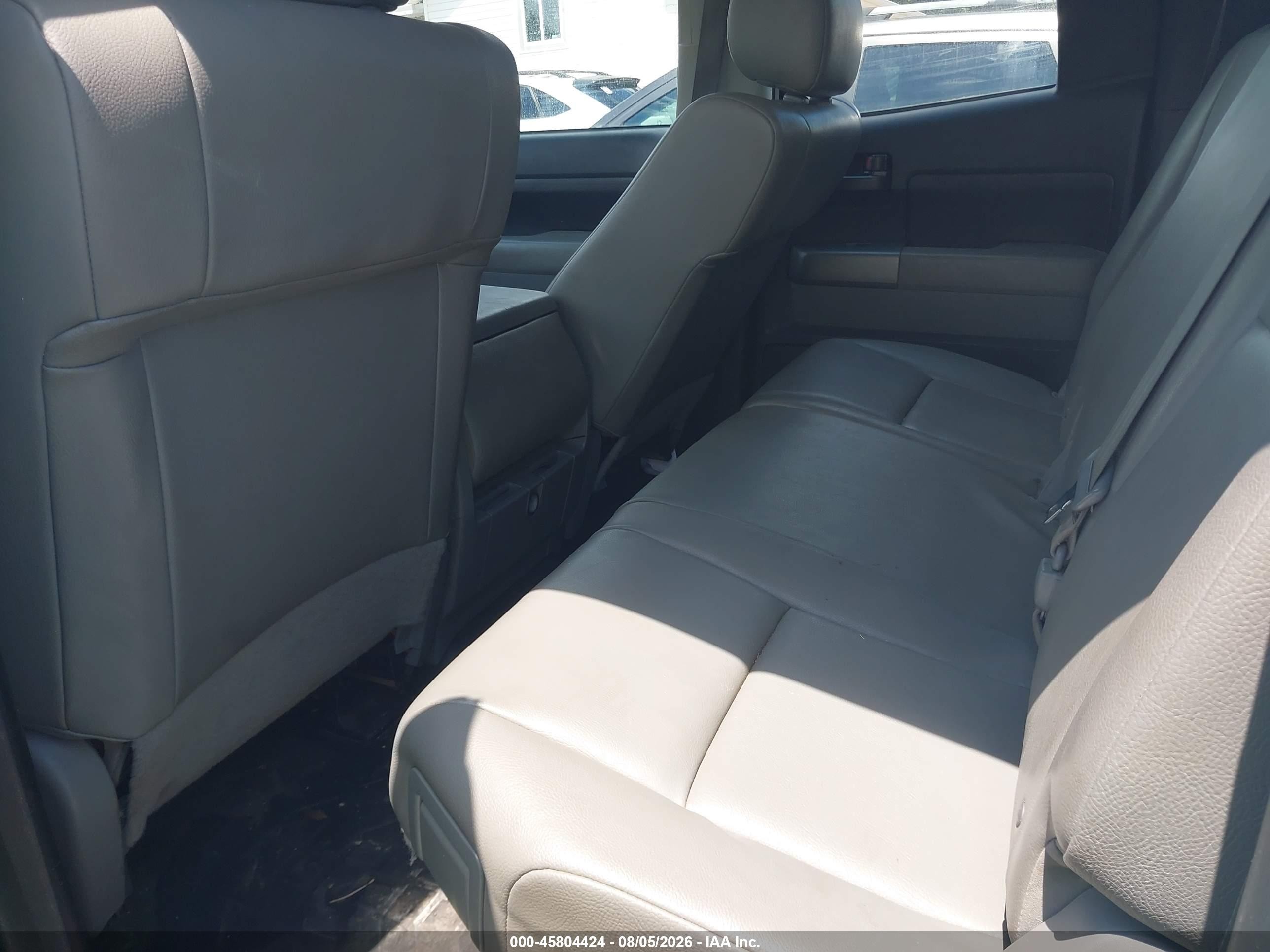 2010 Toyota Tundra Grade 4.6l V8 White vin: 5TFRM5F19AX010866