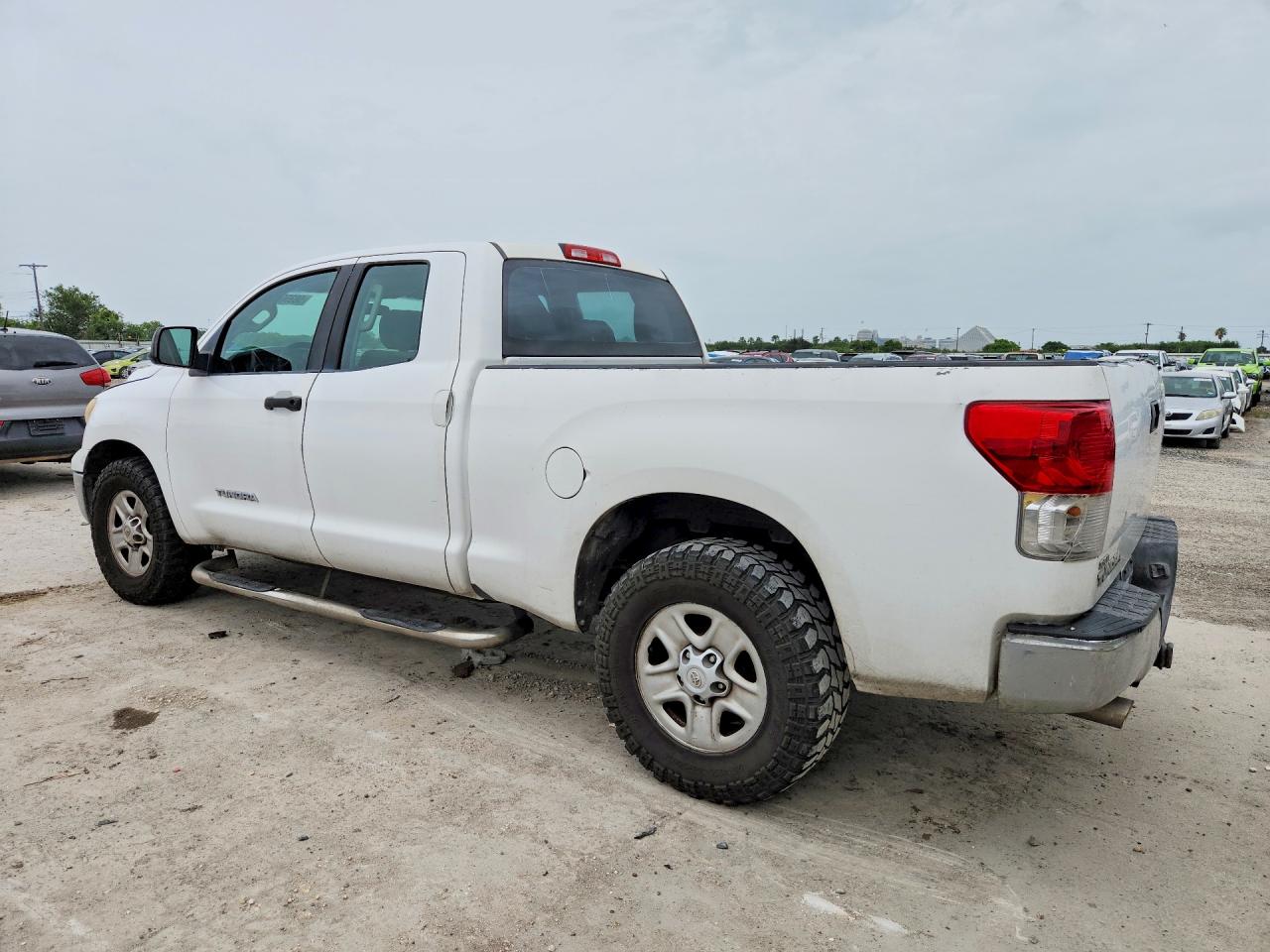 2011 Toyota Tundra Double Cab Sr5 White vin: 5TFRM5F19BX030973