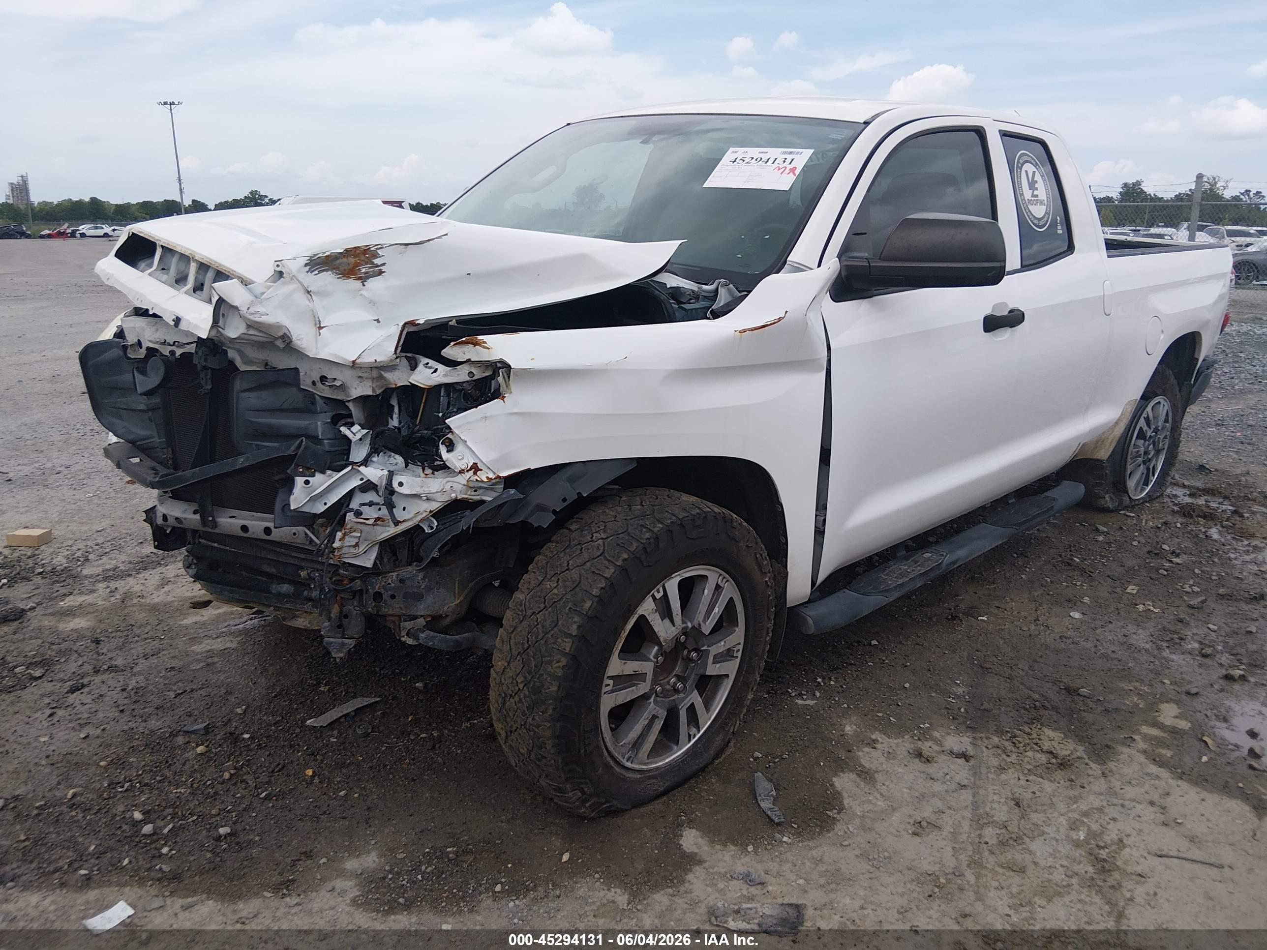 2015 Toyota Tundra Sr 4.6l V8 White vin: 5TFRM5F19FX083856