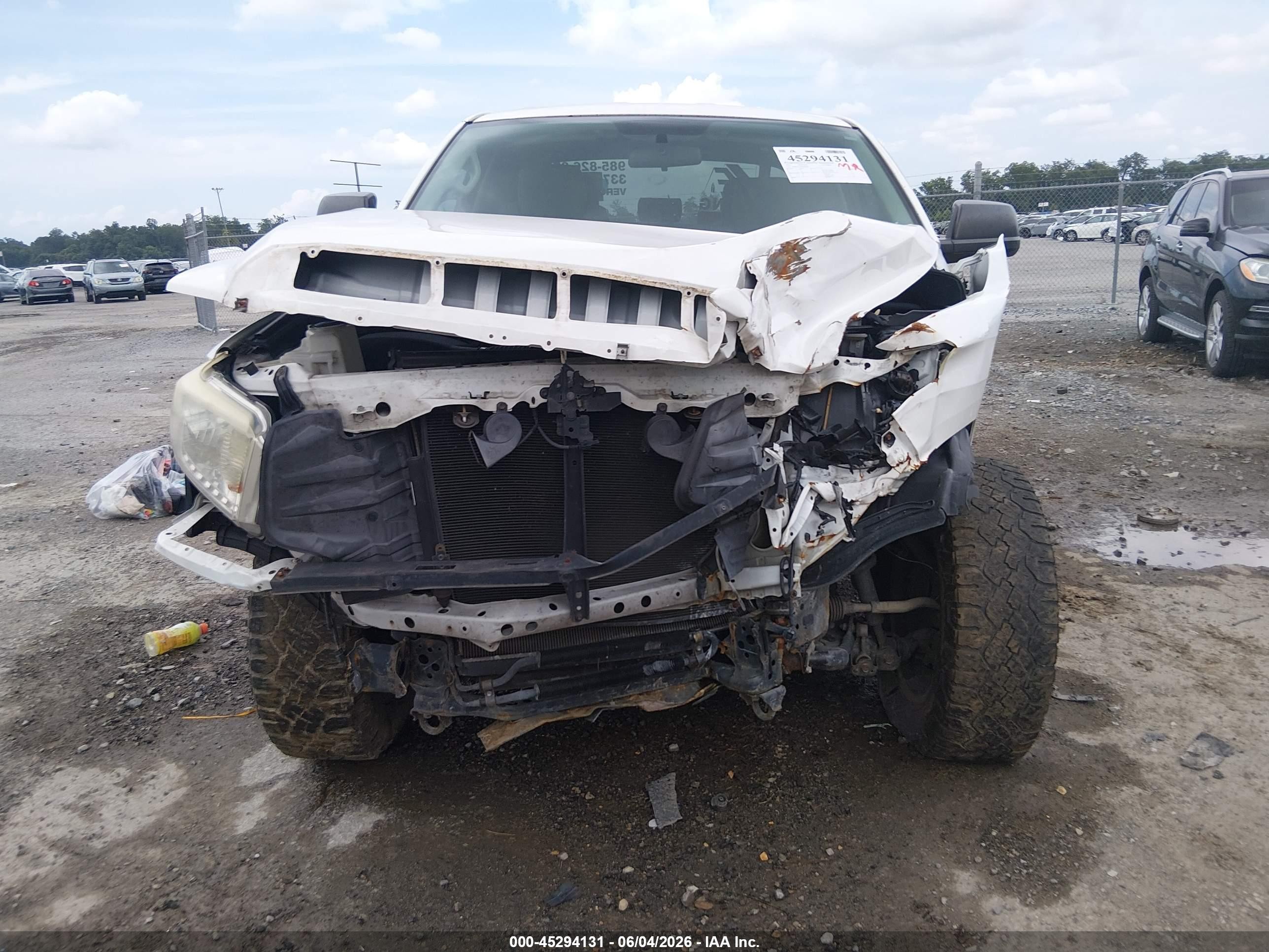 2015 Toyota Tundra Sr 4.6l V8 White vin: 5TFRM5F19FX083856