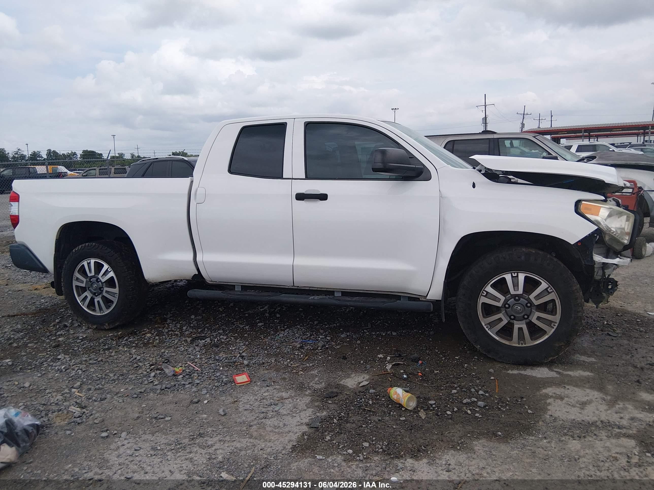 2015 Toyota Tundra Sr 4.6l V8 White vin: 5TFRM5F19FX083856
