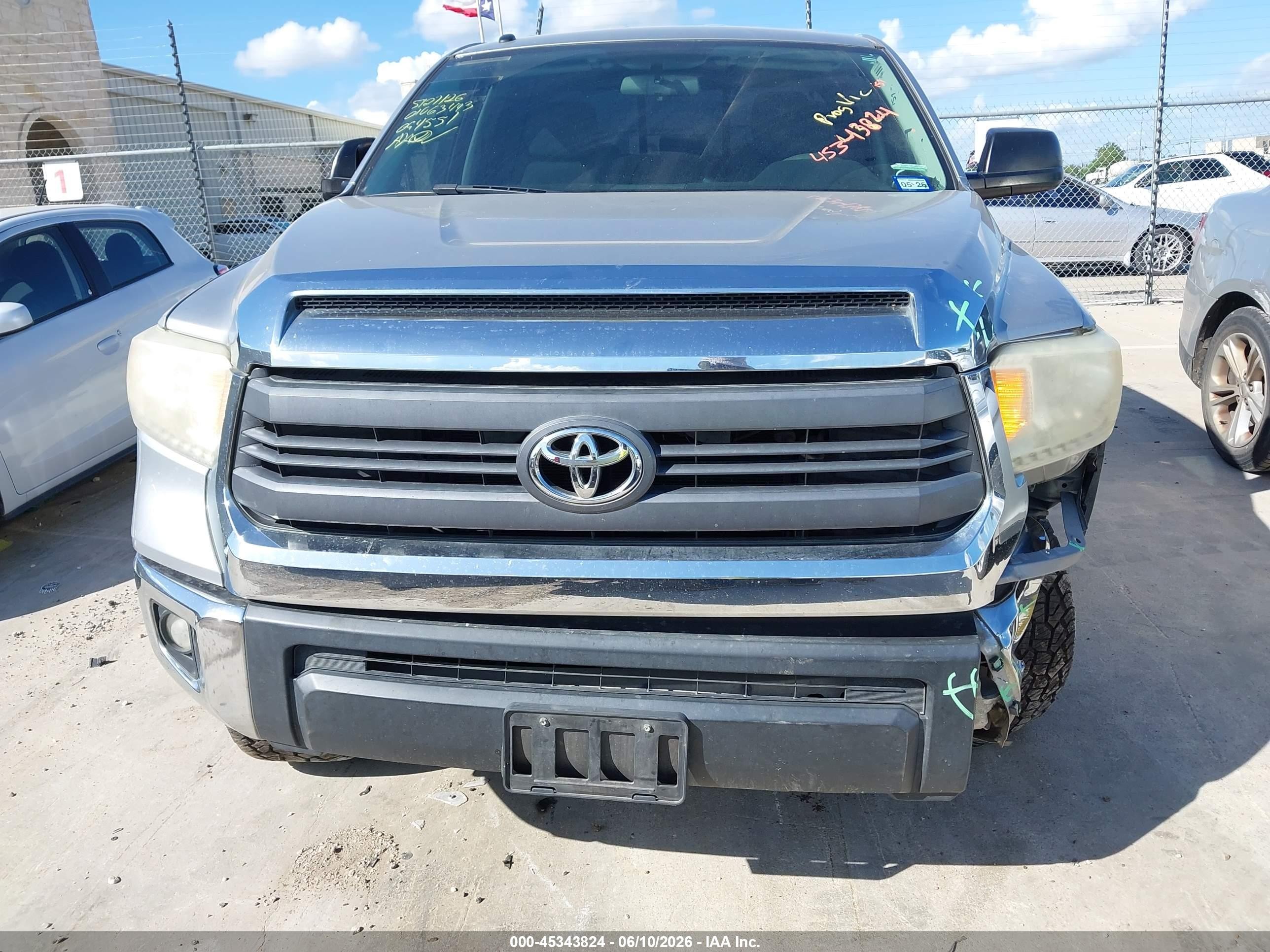 2015 Toyota Tundra Sr5 4.6l V8 Silver vin: 5TFRM5F19FX094551