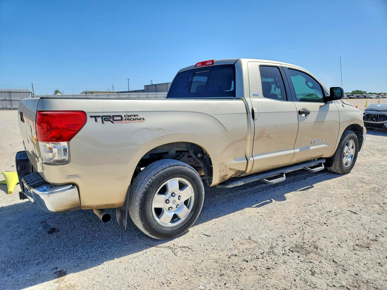 2010 Toyota Tundra Double Cab Sr5 Gold vin: 5TFRM5F1XAX017633