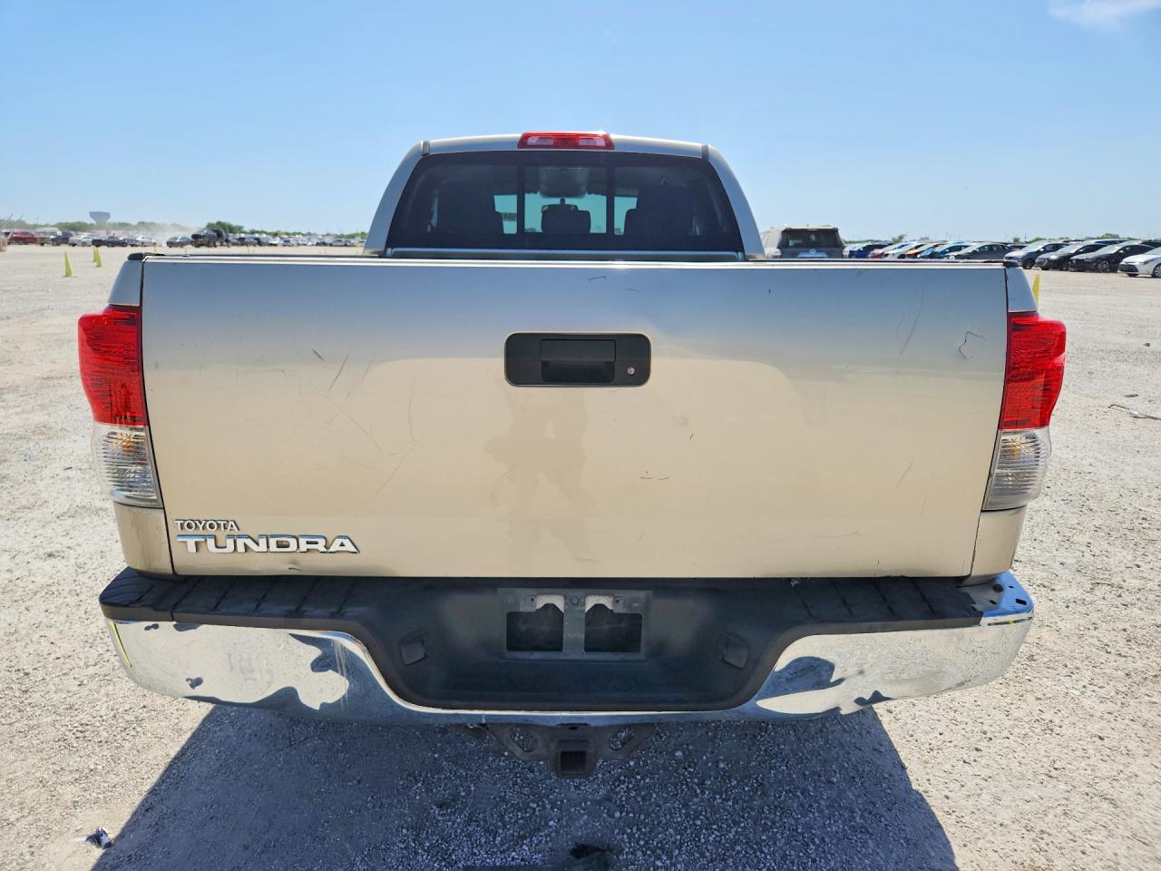 2010 Toyota Tundra Double Cab Sr5 Gold vin: 5TFRM5F1XAX017633