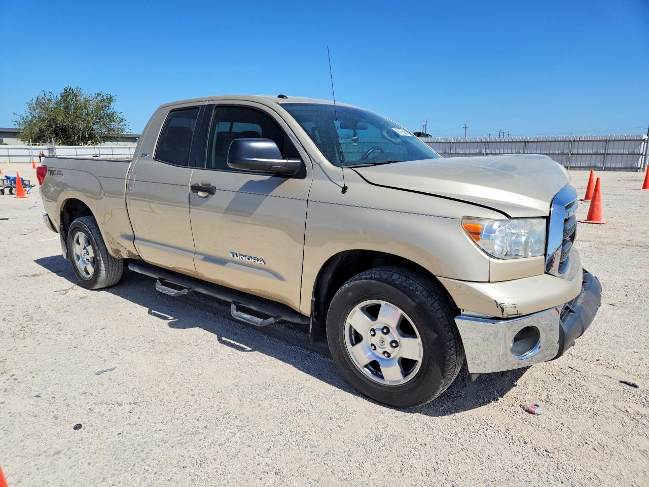 2010 Toyota Tundra Double Cab Sr5 Gold vin: 5TFRM5F1XAX017633