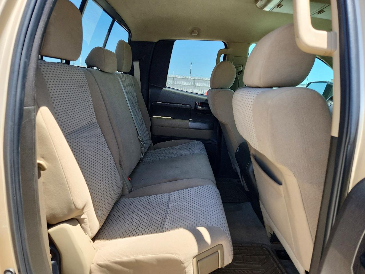 2010 Toyota Tundra Double Cab Sr5 Gold vin: 5TFRM5F1XAX017633