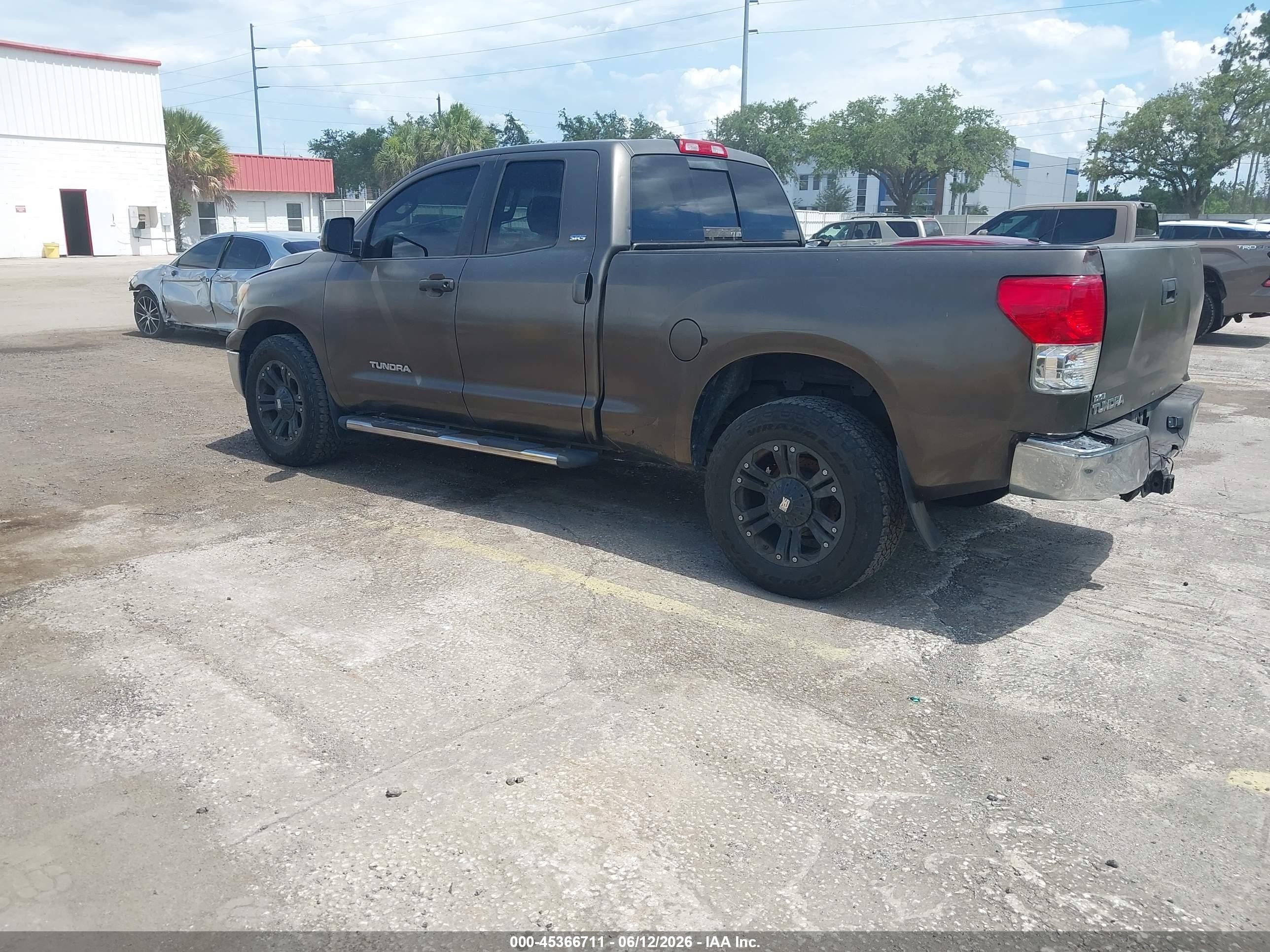 2011 Toyota Tundra Grade 4.6l V8 Gray vin: 5TFRM5F1XBX021831