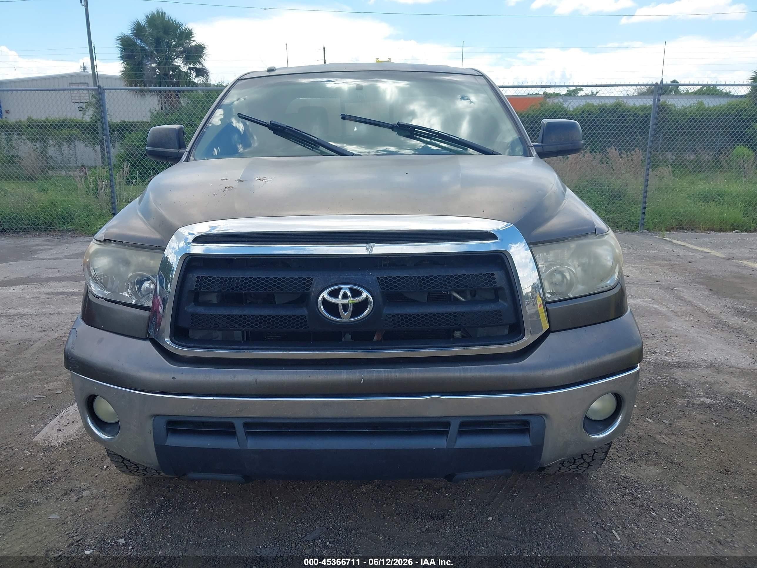 2011 Toyota Tundra Grade 4.6l V8 Gray vin: 5TFRM5F1XBX021831
