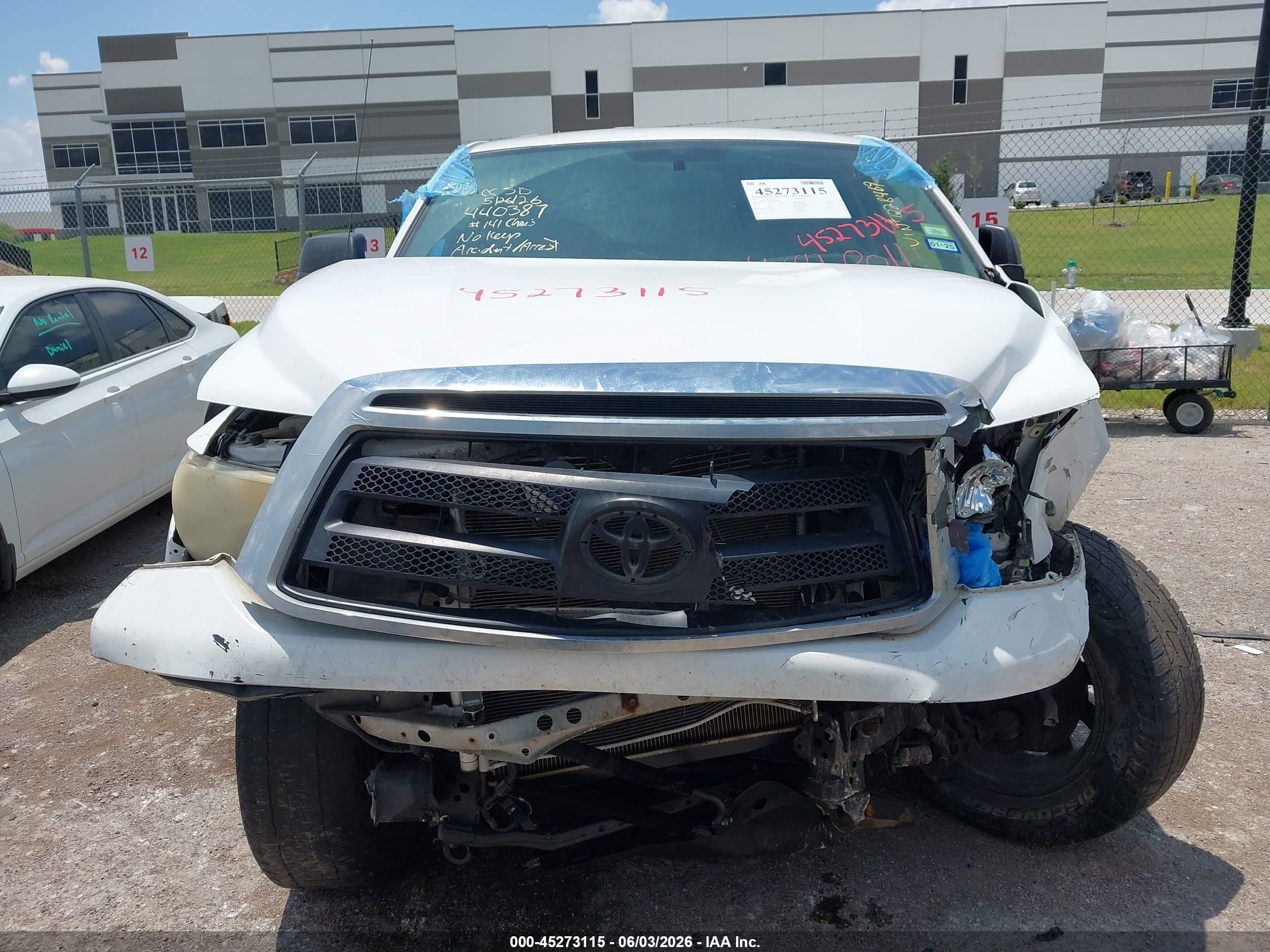 2011 Toyota Tundra Grade 4.6l V8 White vin: 5TFRM5F1XBX028469