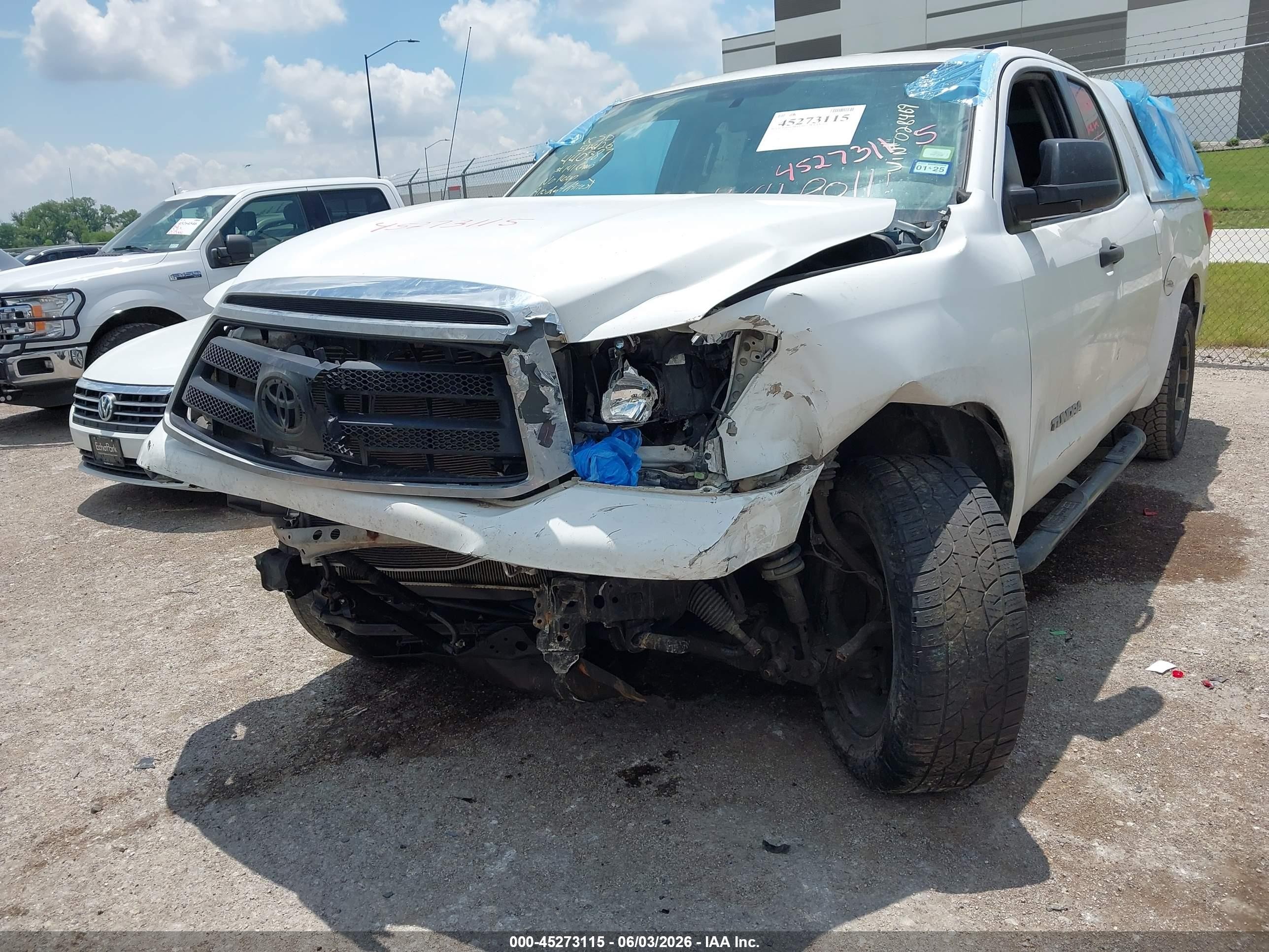 2011 Toyota Tundra Grade 4.6l V8 White vin: 5TFRM5F1XBX028469