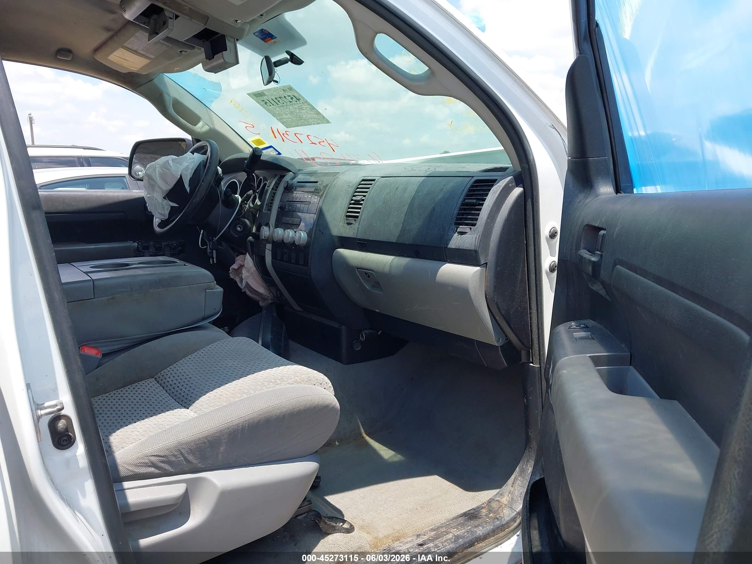 2011 Toyota Tundra Grade 4.6l V8 White vin: 5TFRM5F1XBX028469