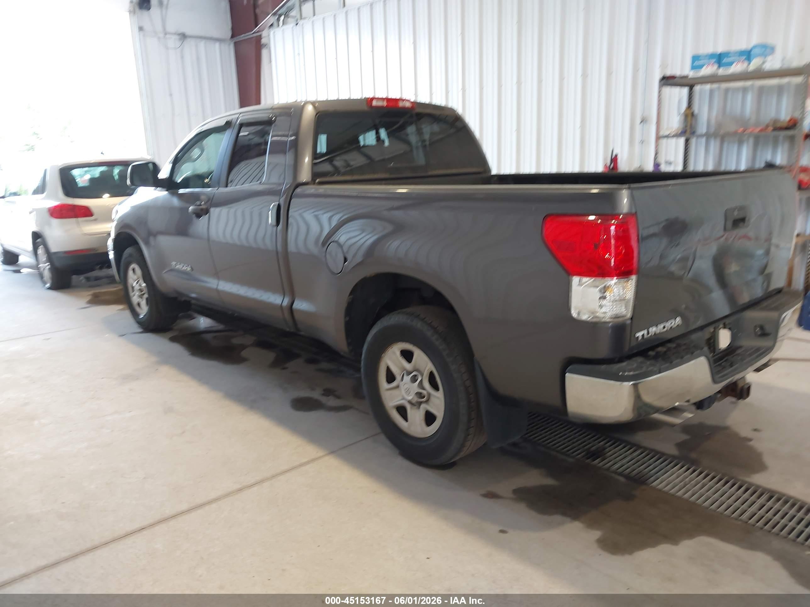 2011 Toyota Tundra Grade 4.6l V8 Серый vin: 5TFRM5F1XBX032957