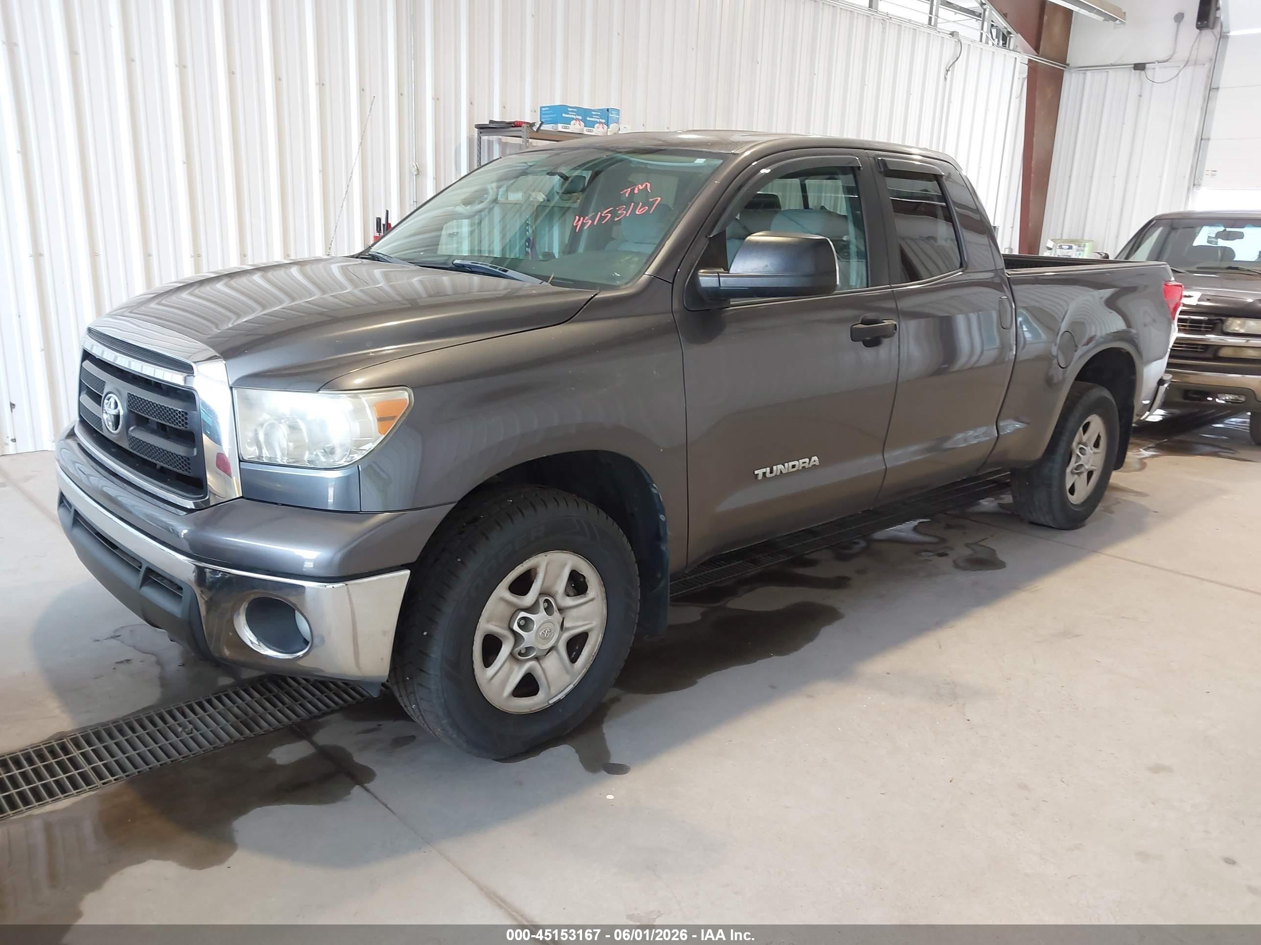2011 Toyota Tundra Grade 4.6l V8 Серый vin: 5TFRM5F1XBX032957