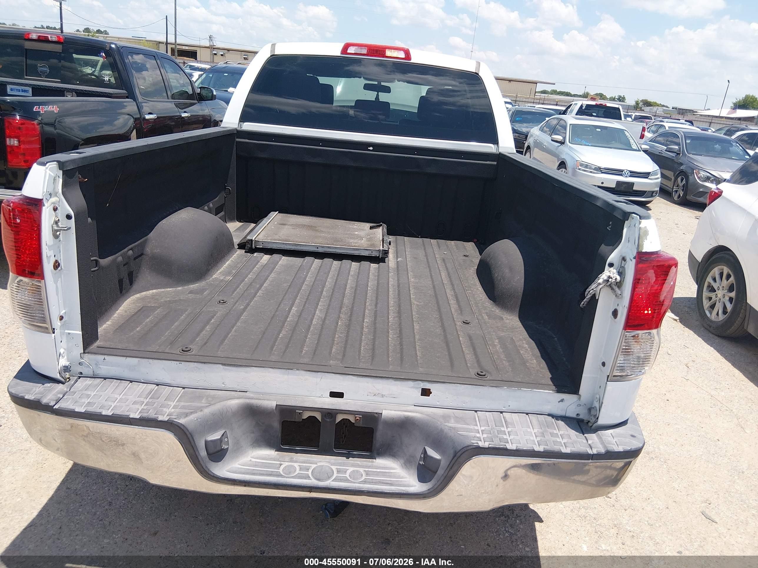 2012 Toyota Tundra Grade 4.6l V8 White vin: 5TFRM5F1XCX041675