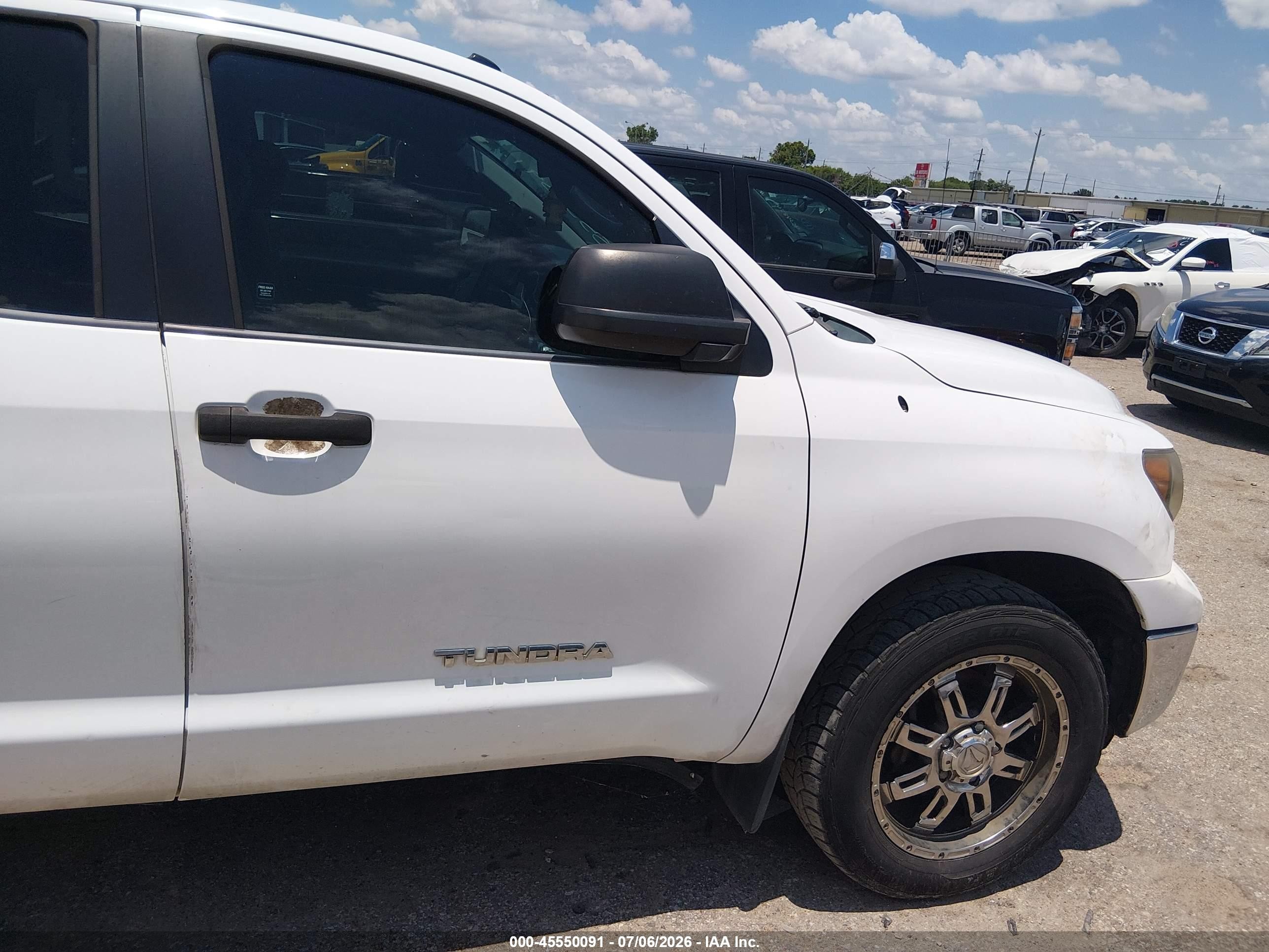 2012 Toyota Tundra Grade 4.6l V8 White vin: 5TFRM5F1XCX041675