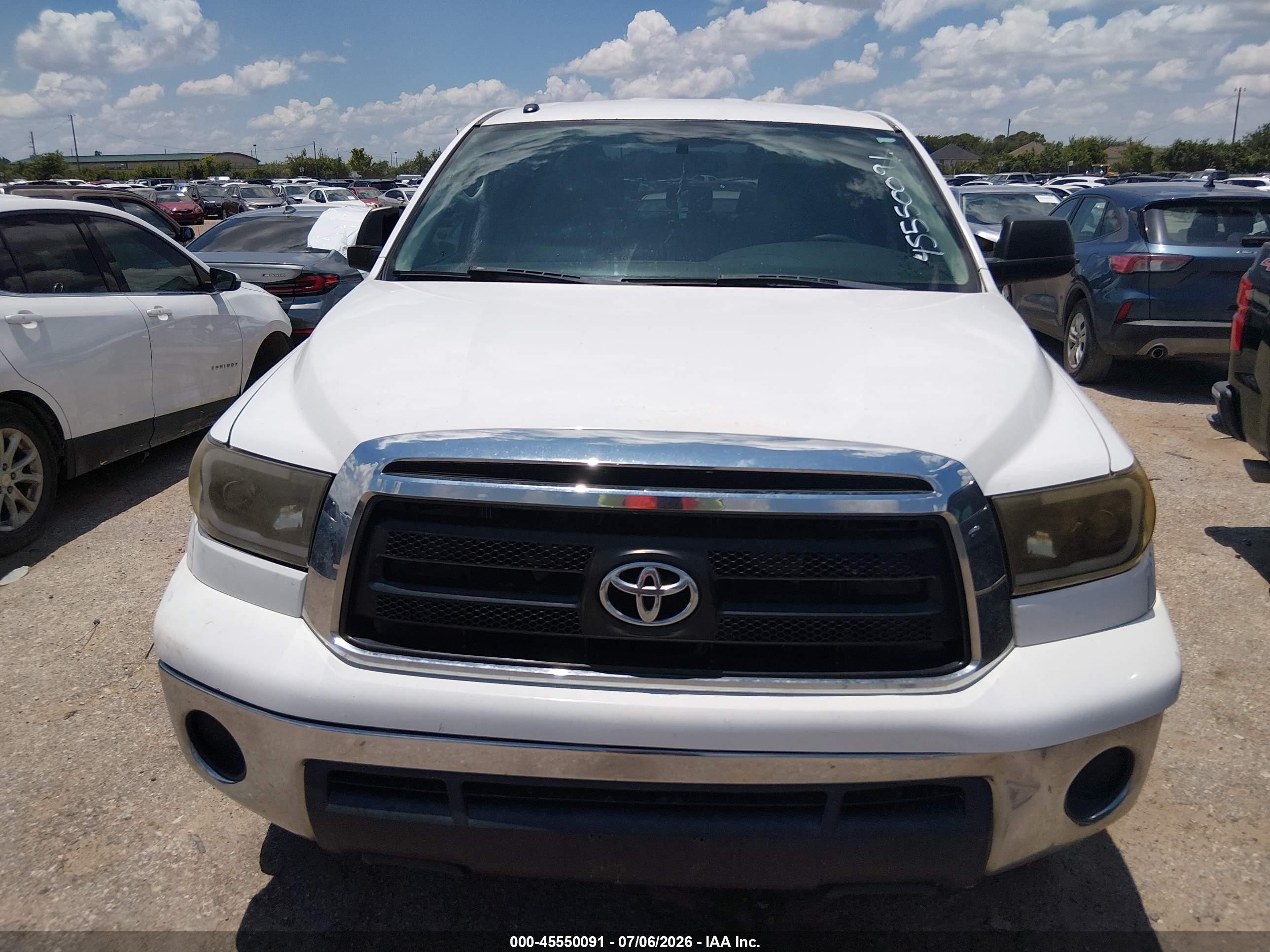 2012 Toyota Tundra Grade 4.6l V8 White vin: 5TFRM5F1XCX041675