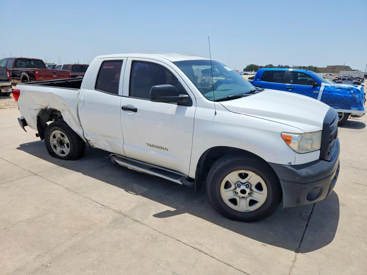2012 Toyota Tundra Double Cab Sr5 White vin: 5TFRM5F1XCX043636