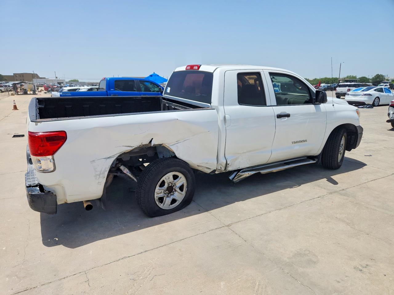 2012 Toyota Tundra Double Cab Sr5 White vin: 5TFRM5F1XCX043636